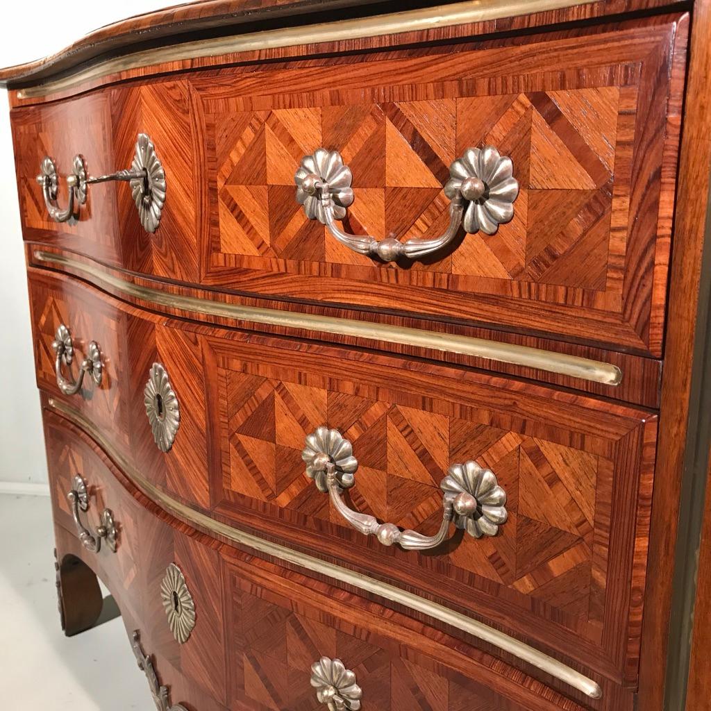 Late 19th Century Kingwood Parquetry Serpentine Commode with Brass Inlay 3