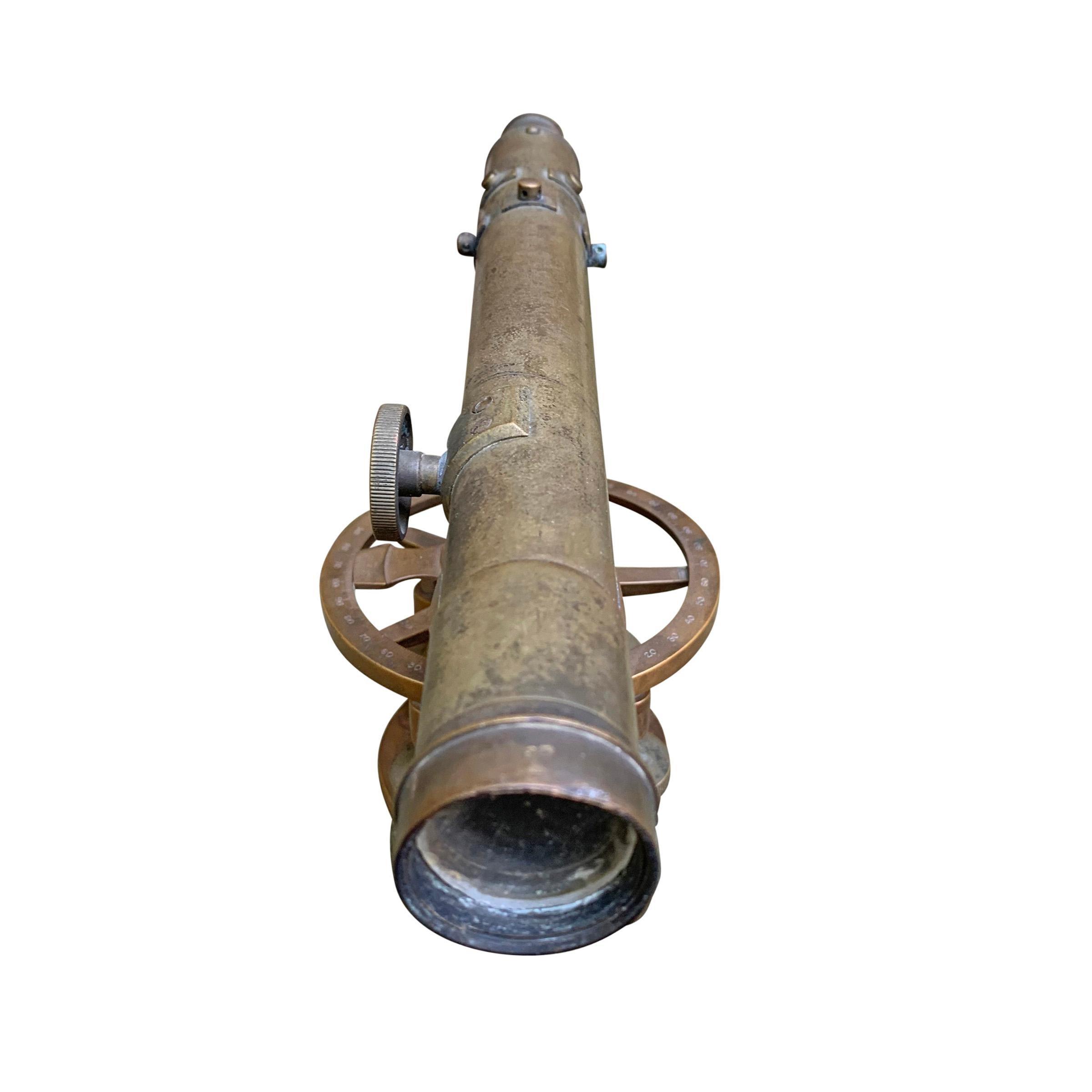 Late 19th Century L. Beckmann Co. Bronze Sextant In Good Condition In Chicago, IL
