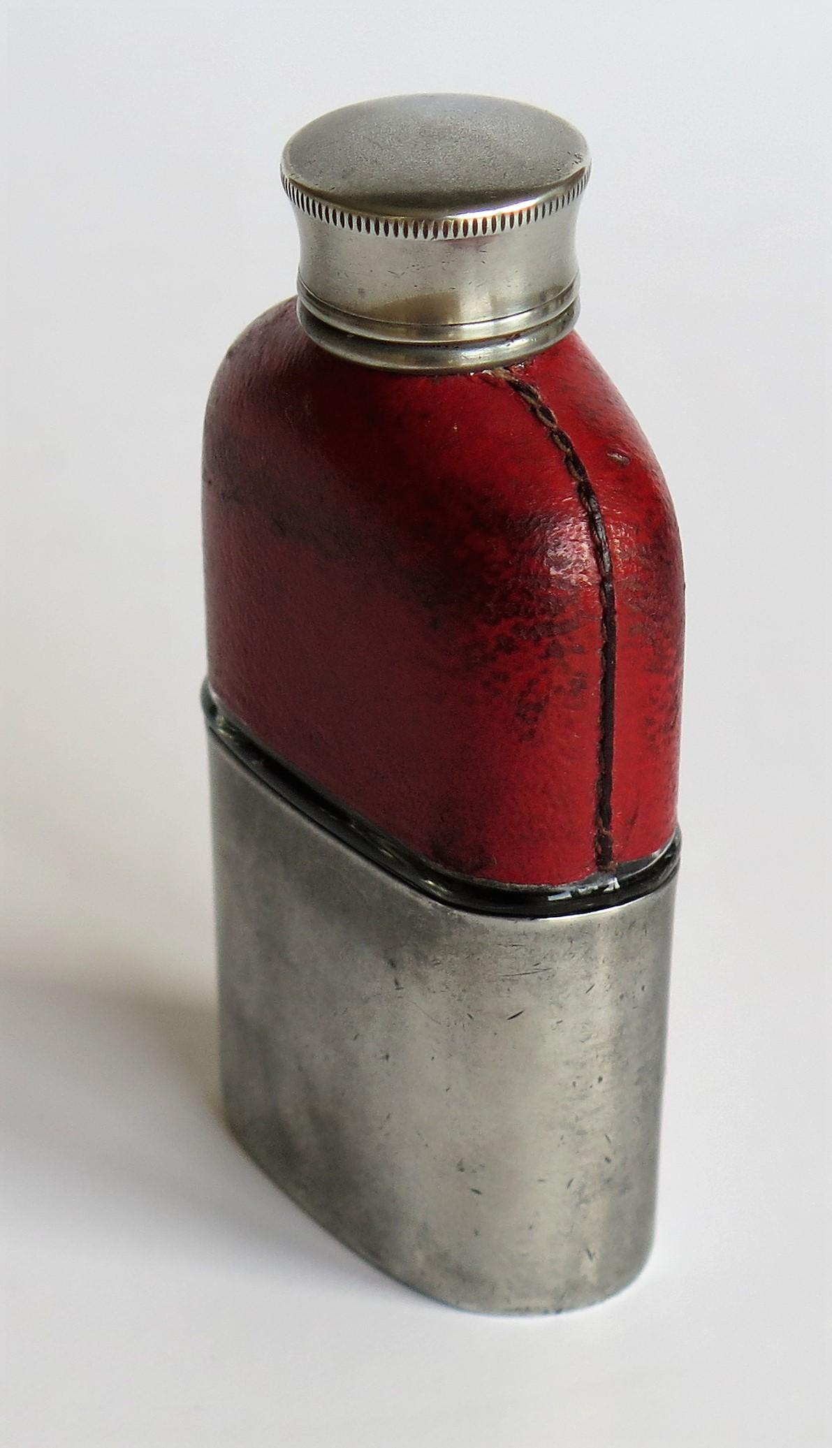 Late 19th Century Ladies Hip Flask Red Leather Glass and Pewter Cup, circa 1890 In Good Condition In Lincoln, Lincolnshire