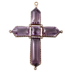 Colgante de gran cruz de amatista de finales del siglo XIX con collar de oro