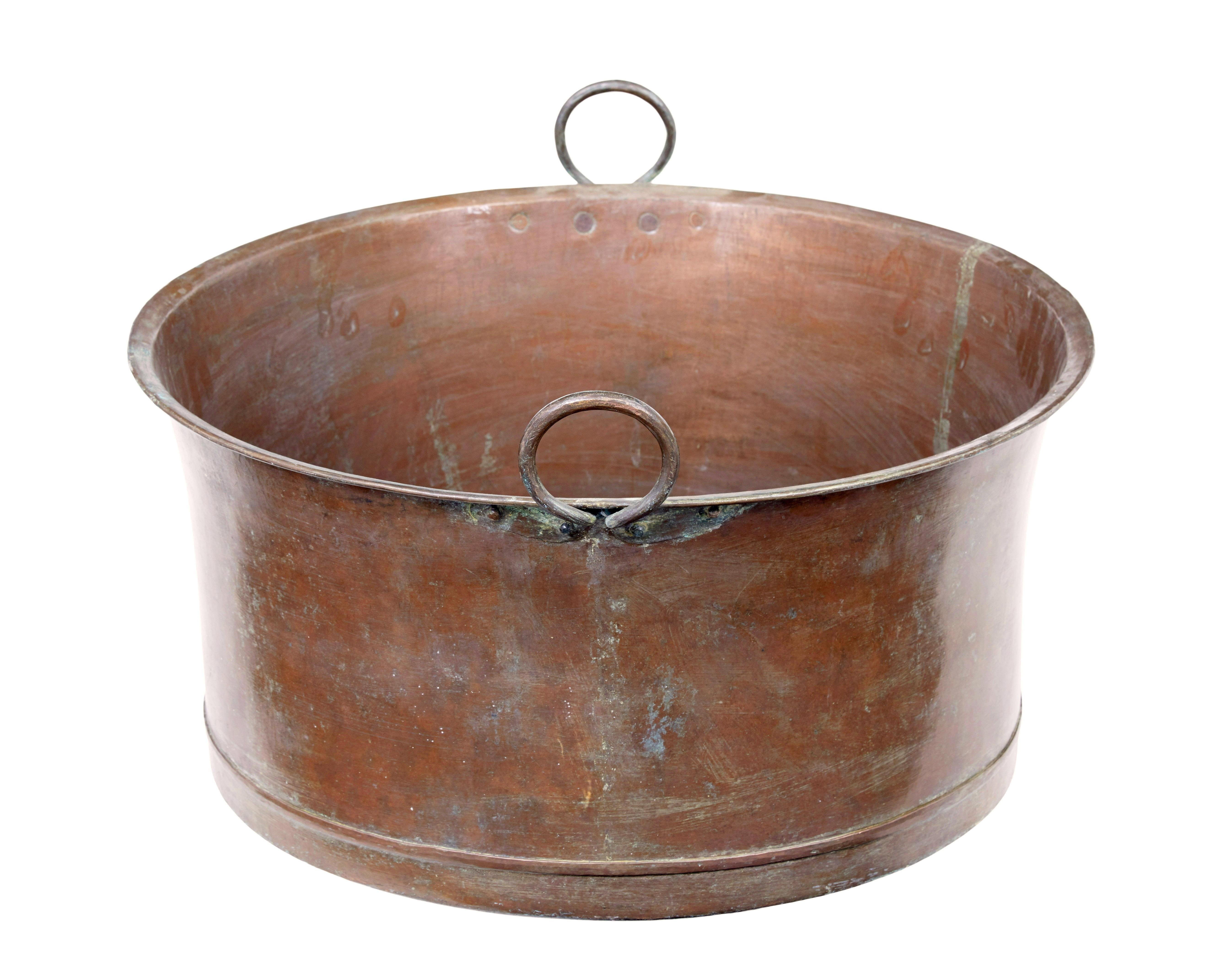 Fatto a mano Grande recipiente da cucina in rame della fine del XIX secolo in vendita