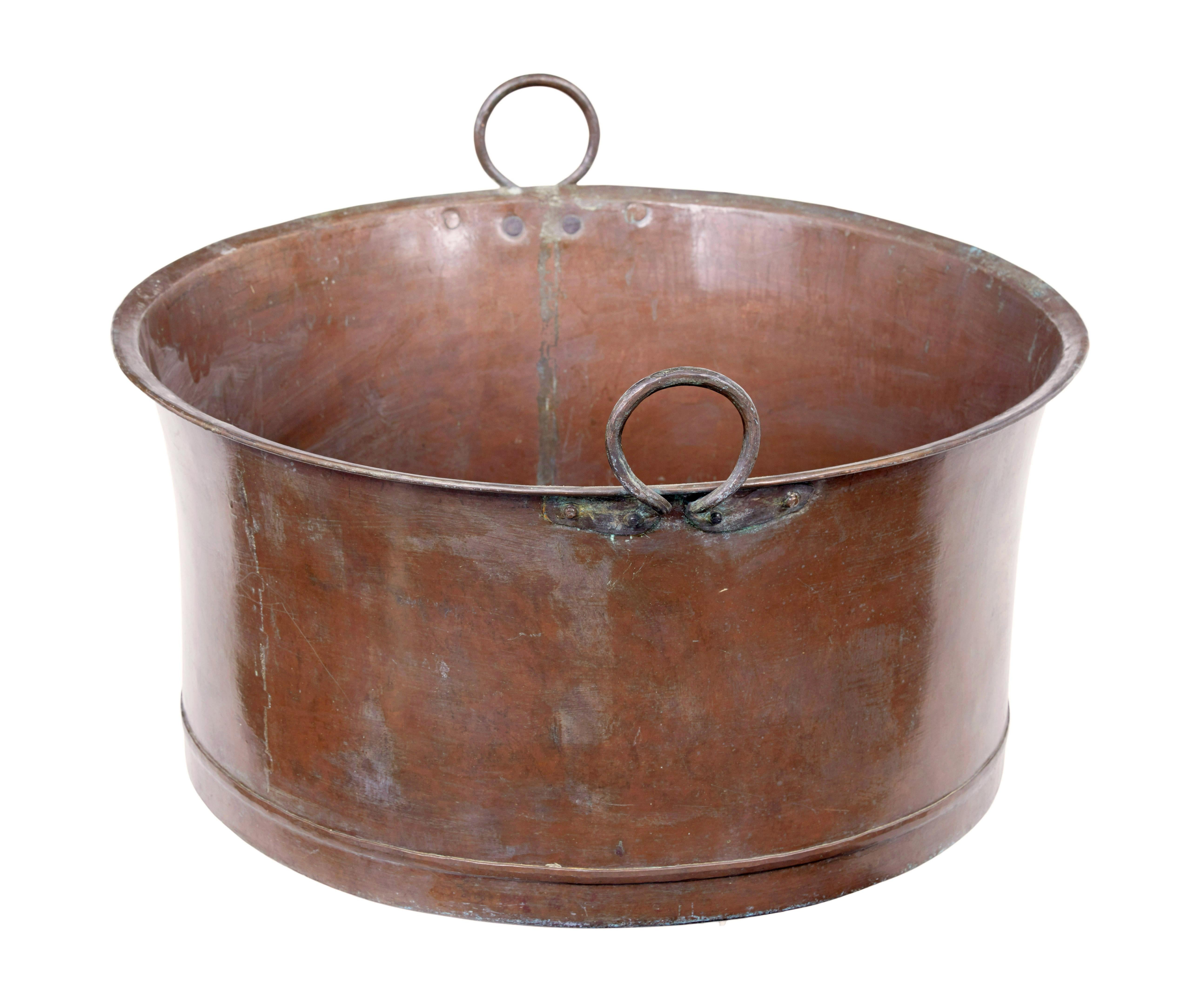 Copper Late 19th Century large copper cooking vessel For Sale