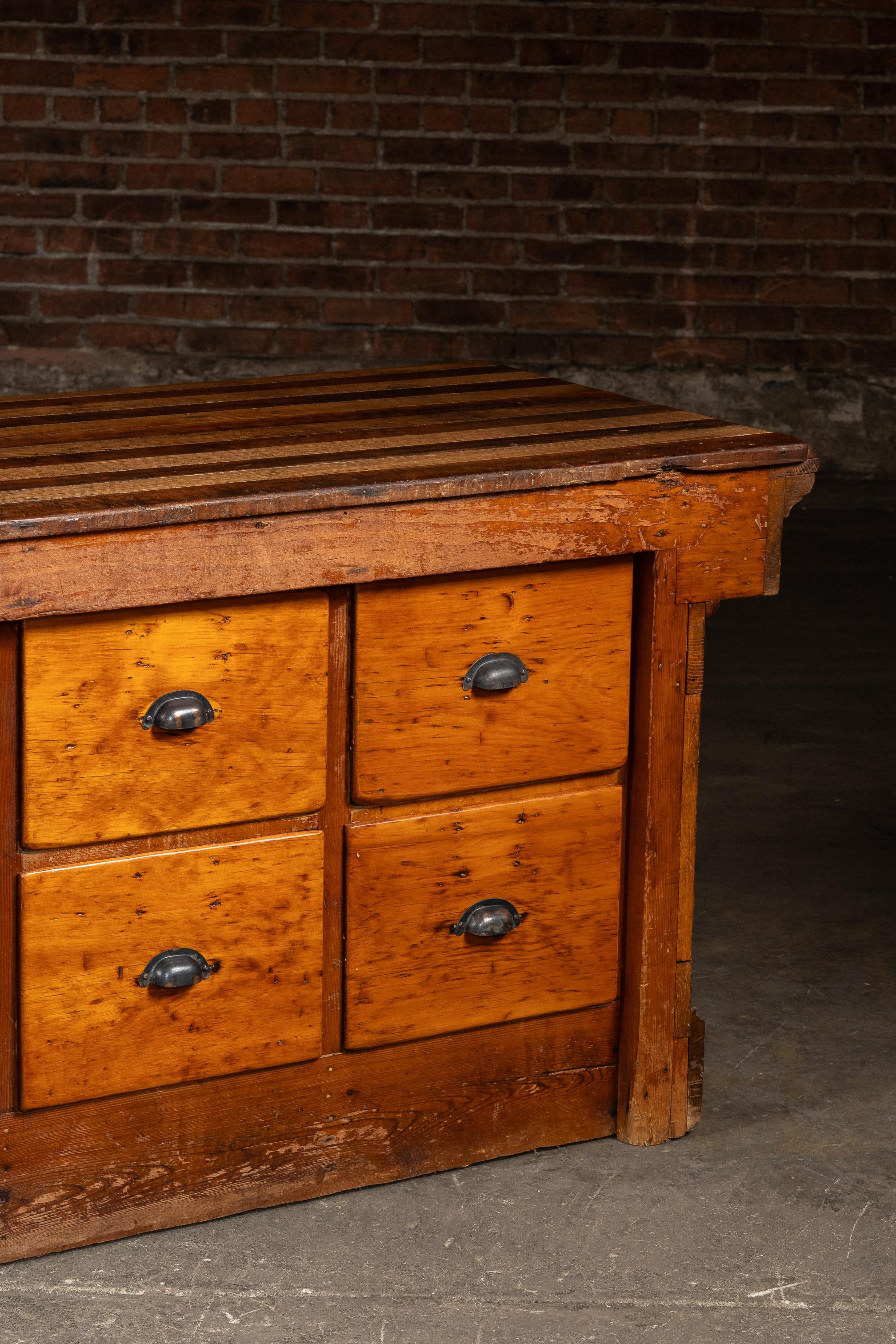 Late 19th Century Large General Store Counter en vente 3