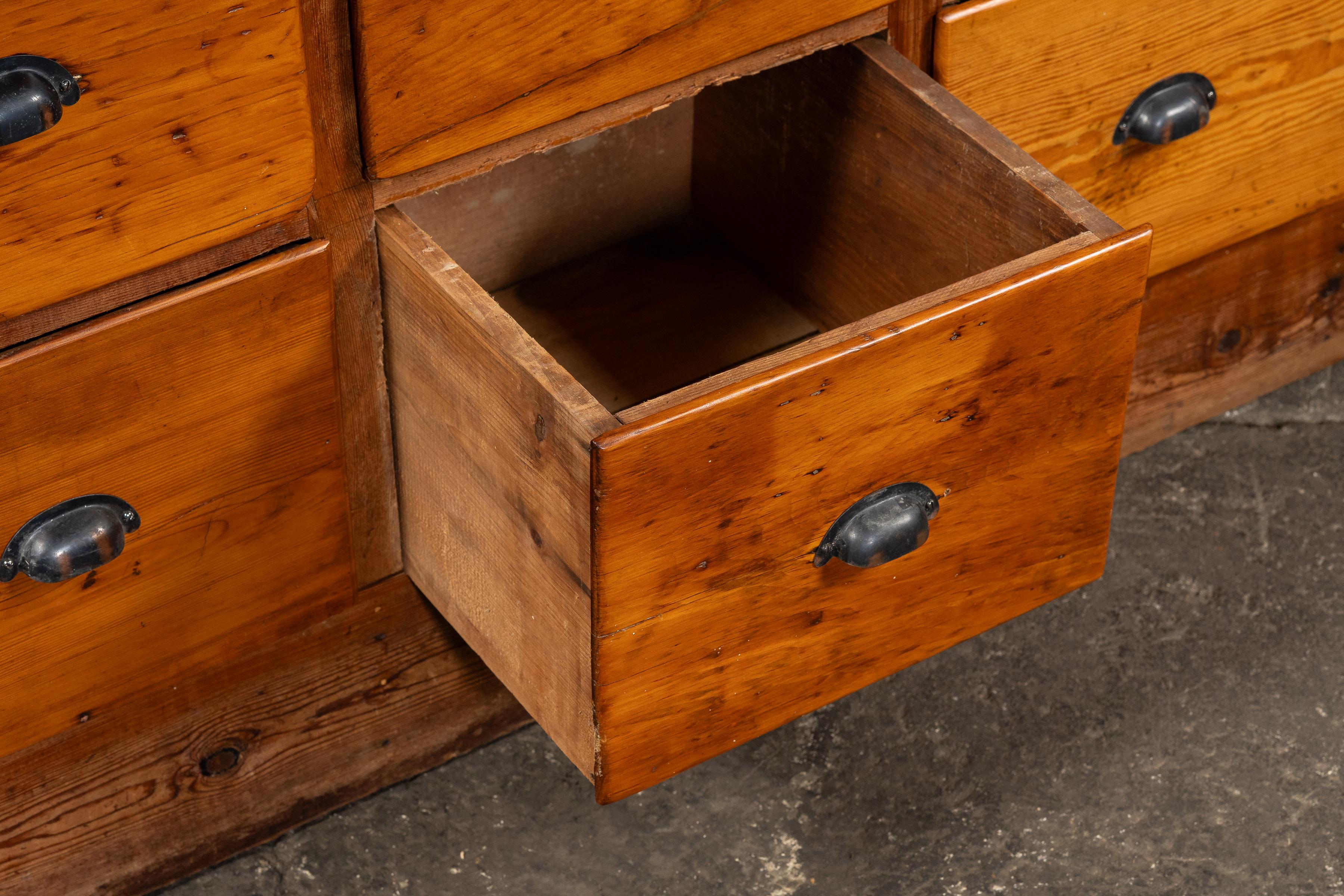 Late 19th Century Large General Store Counter en vente 4
