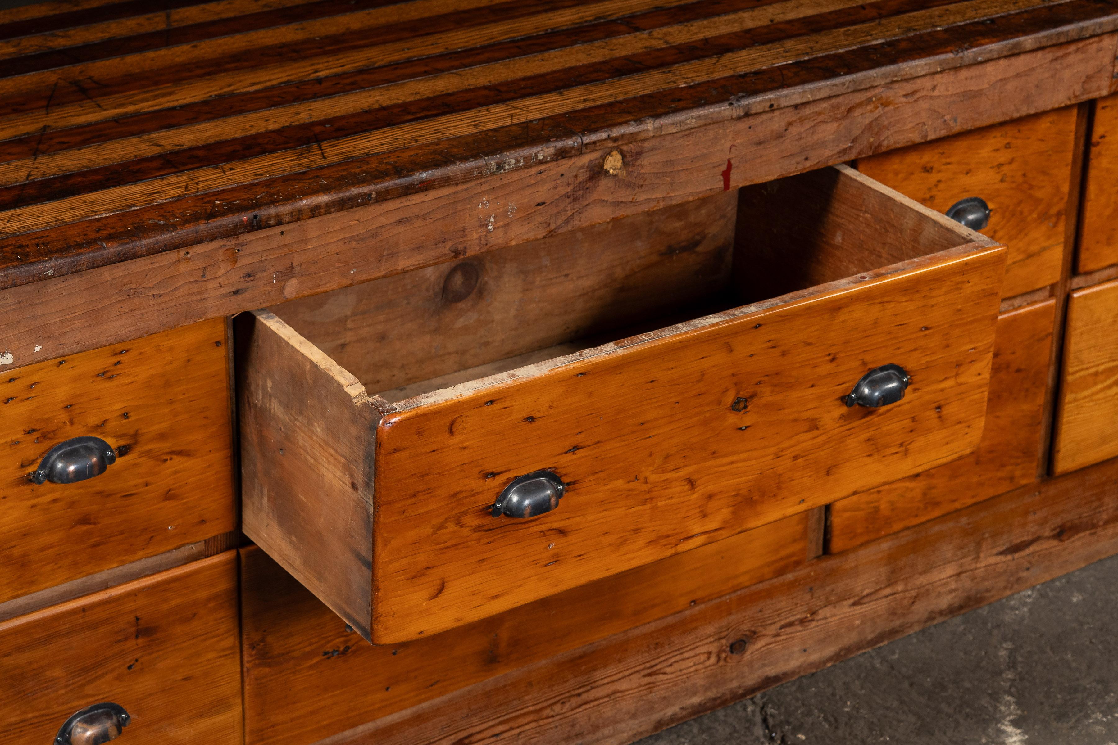 Late 19th Century Large General Store Counter en vente 6