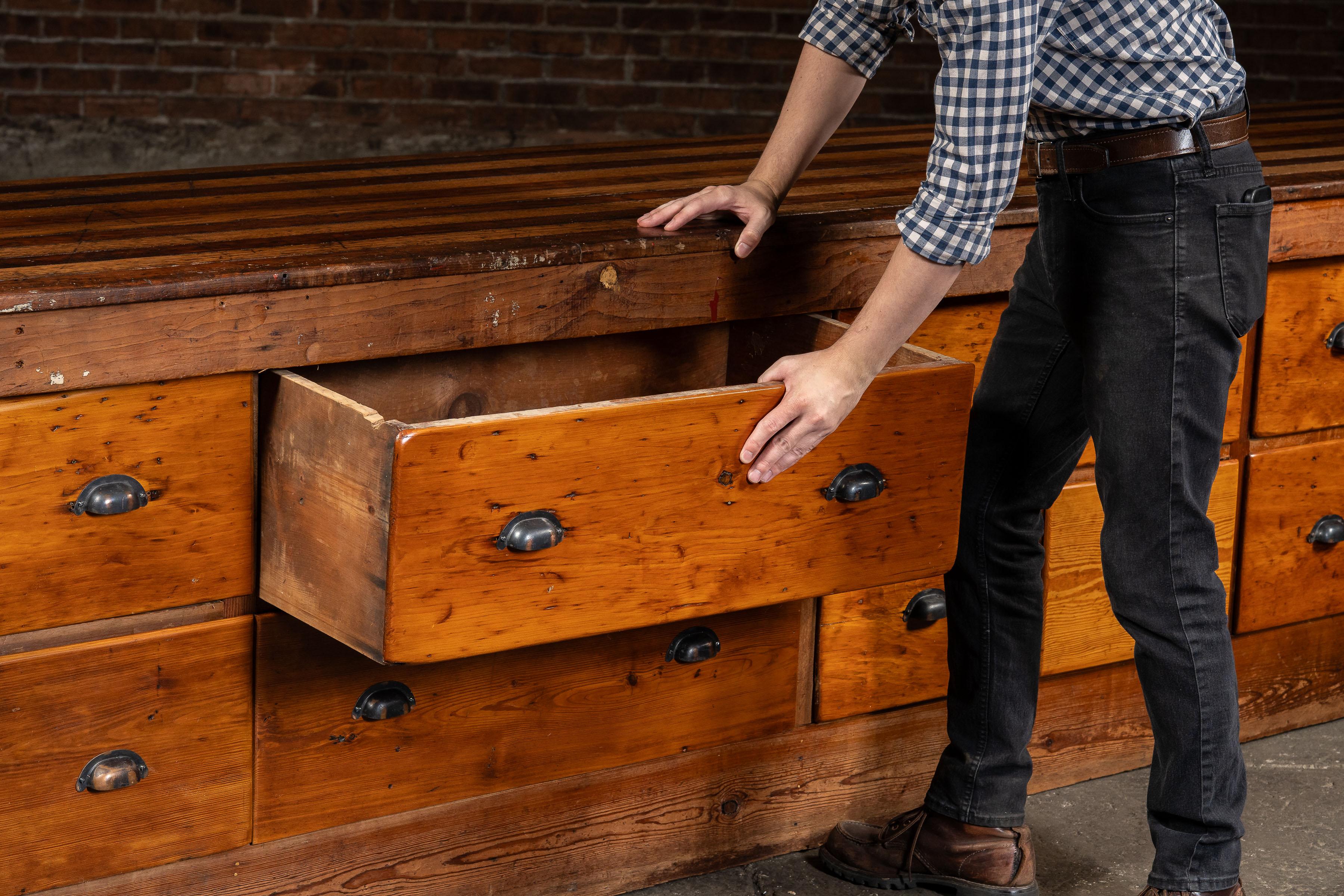 Late 19th Century Large General Store Counter en vente 7