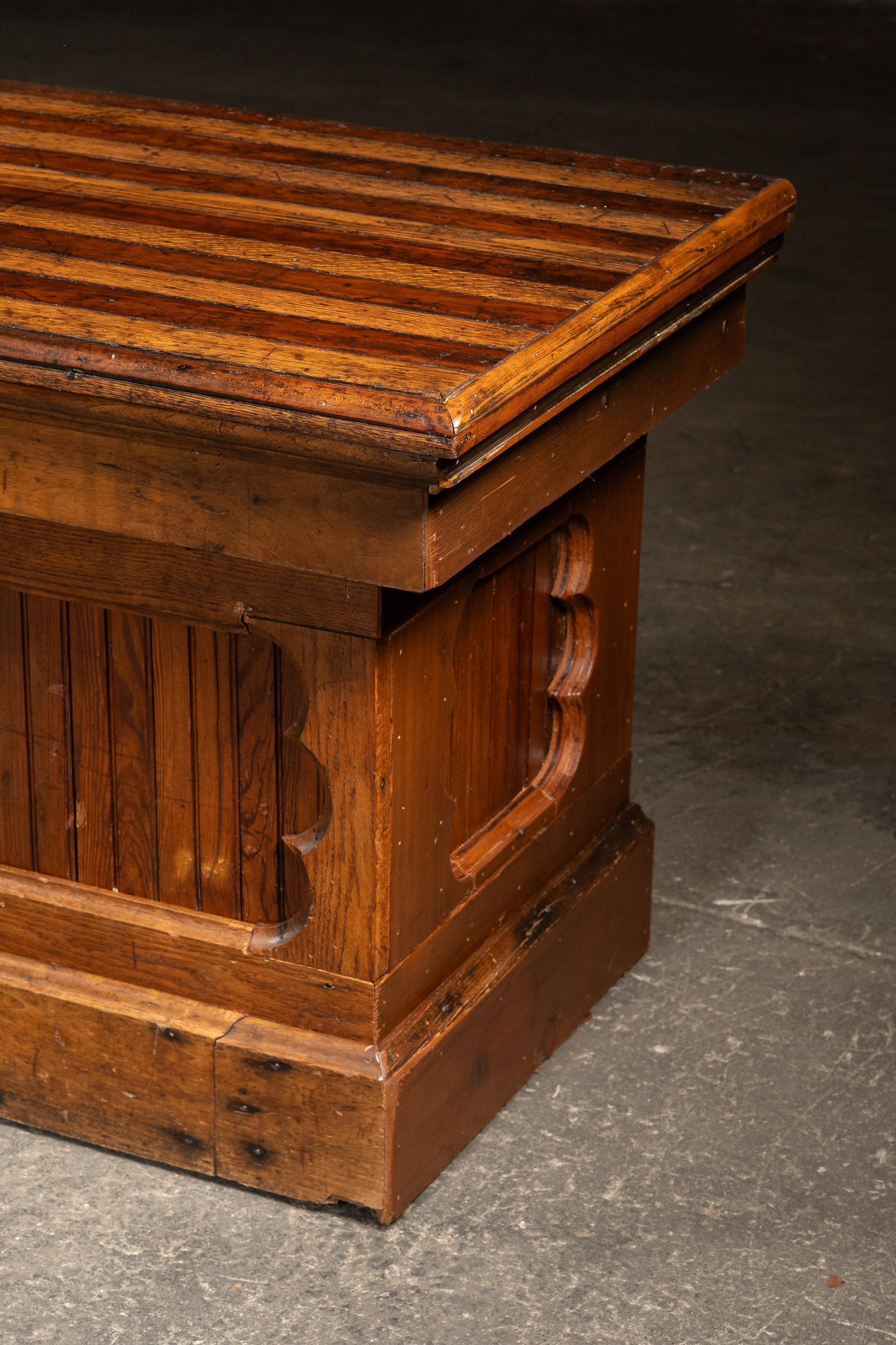 Américain Late 19th Century Large General Store Counter en vente