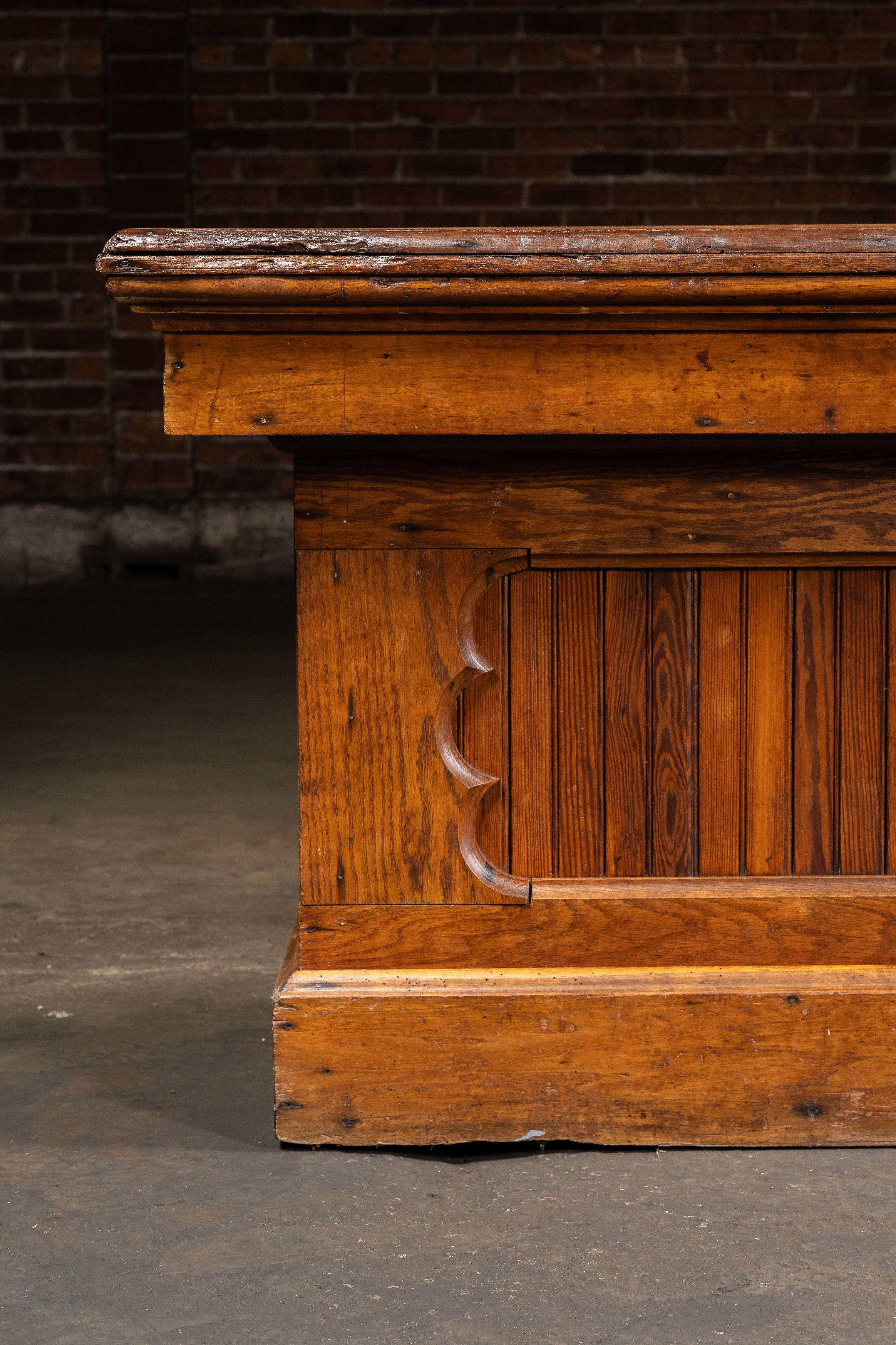 XIXe siècle Late 19th Century Large General Store Counter en vente