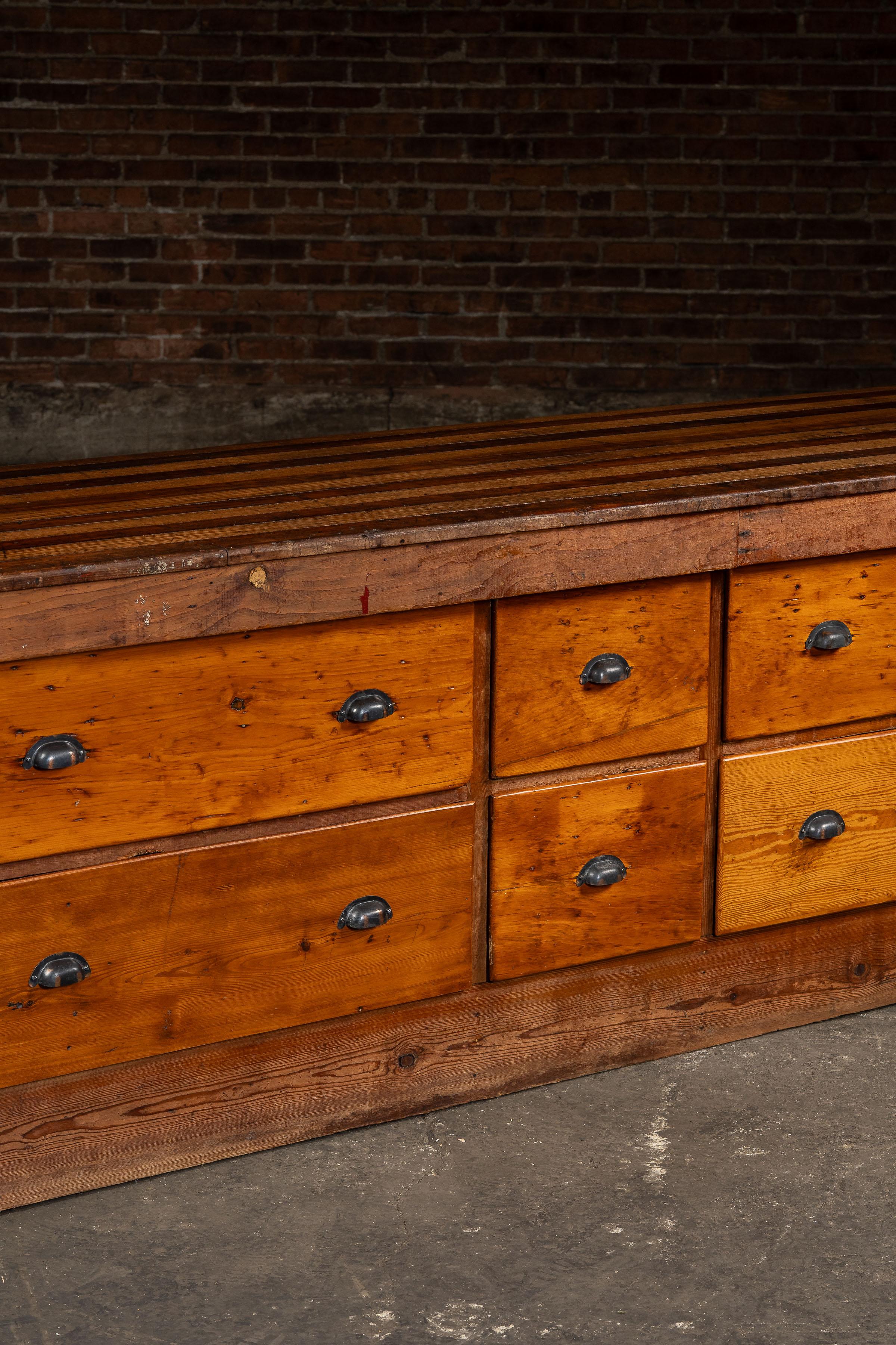 Late 19th Century Large General Store Counter en vente 2