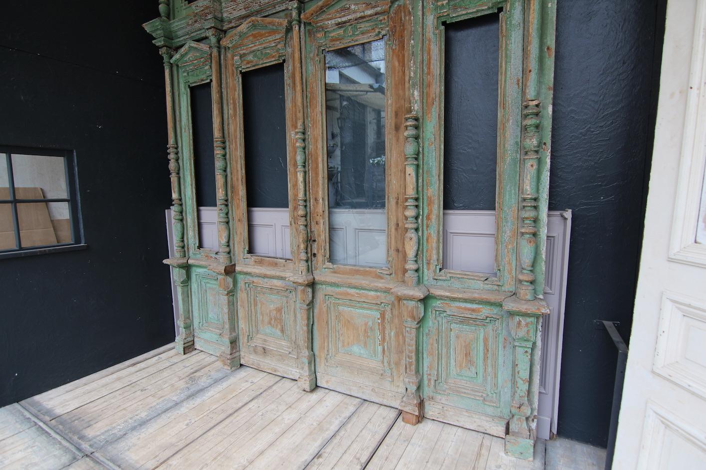 Late 19th Century Large House Front Door Set with Double Door and Window In Fair Condition In Dusseldorf, DE
