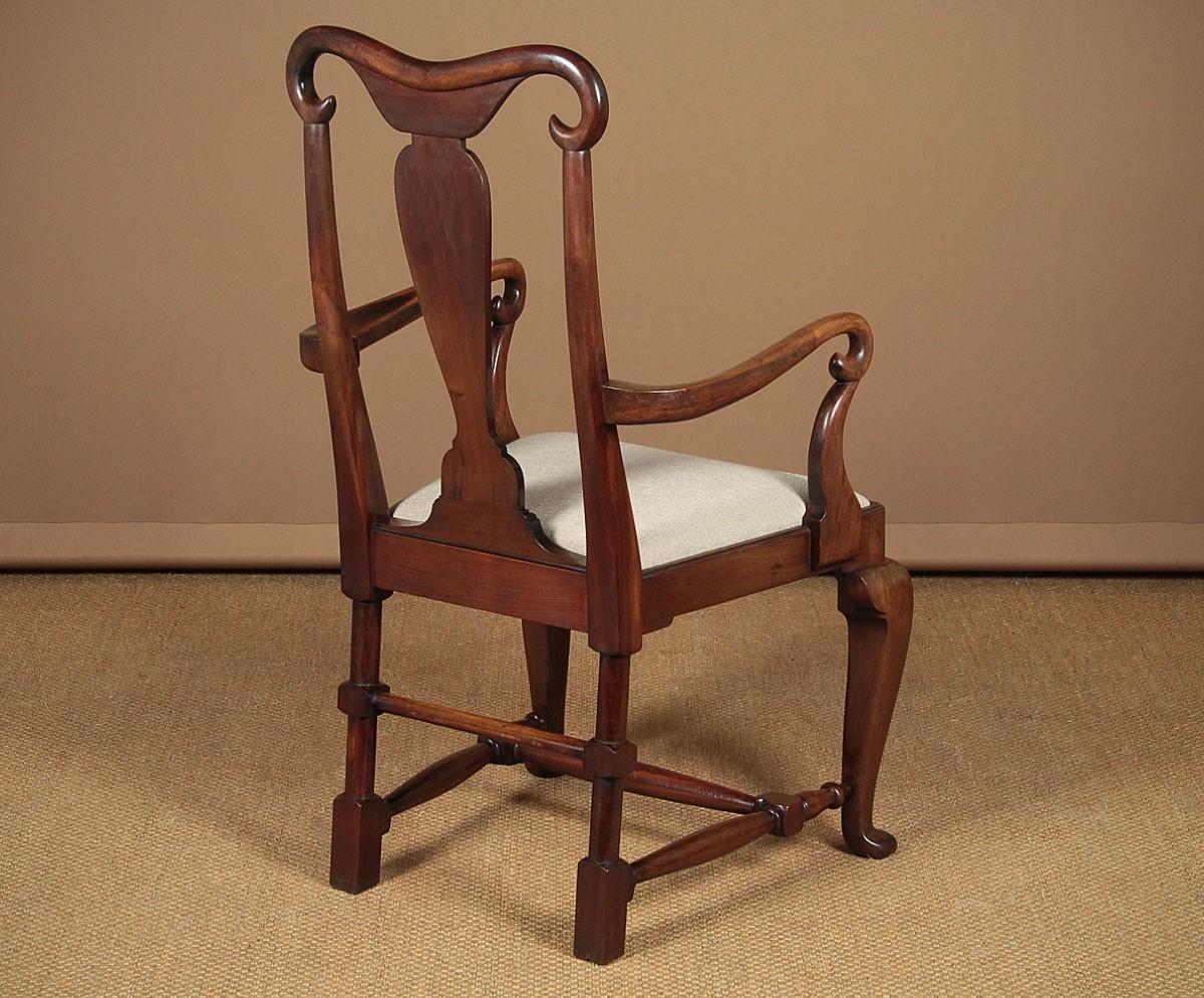 Hand-Crafted Late 19th Century Large Mahogany Armchair For Sale