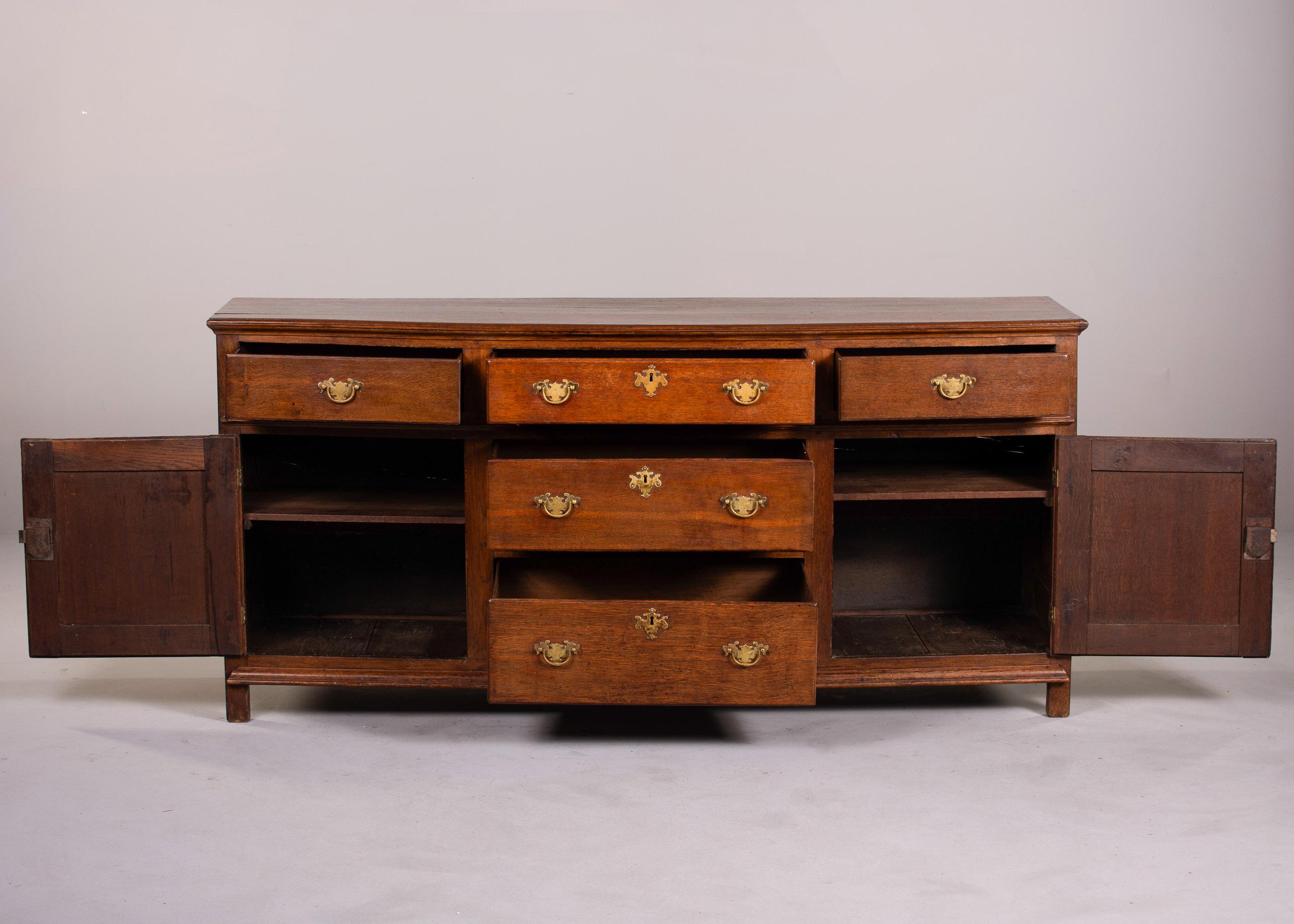 Inglese Base per cassettone in Oak della fine del XIX secolo con ferramenta originale in vendita