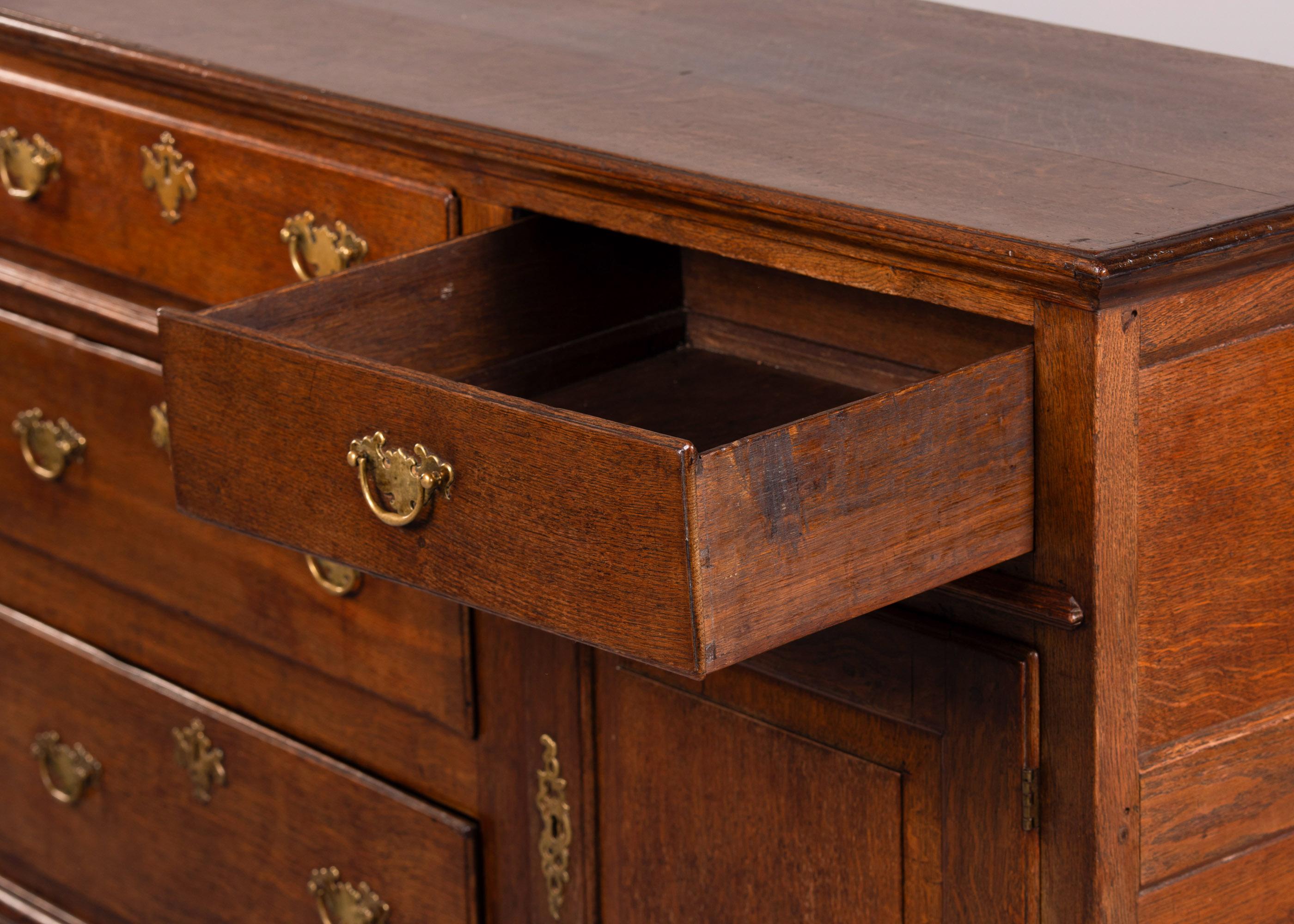 Base per cassettone in Oak della fine del XIX secolo con ferramenta originale in vendita 2