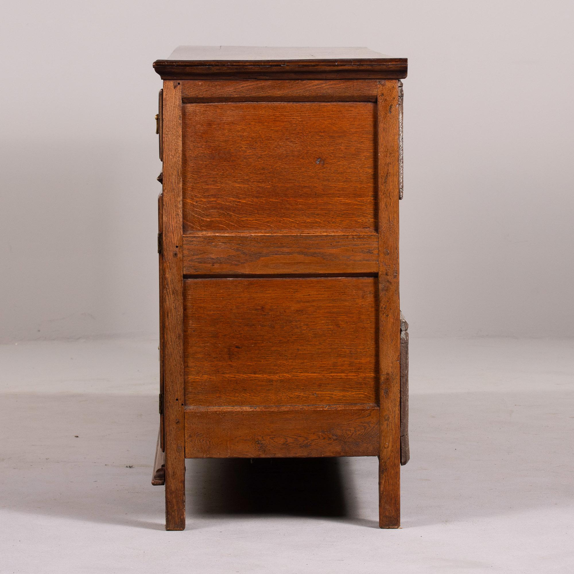Base per cassettone in Oak della fine del XIX secolo con ferramenta originale in vendita 3