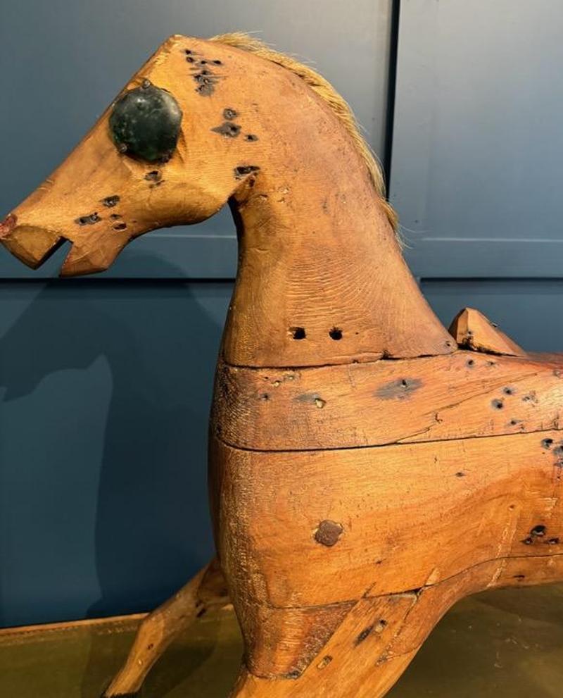 Artisanat Fin du 19e siècle - Grand cheval de trait d'art populaire peint avec des yeux en verre de mer en vente