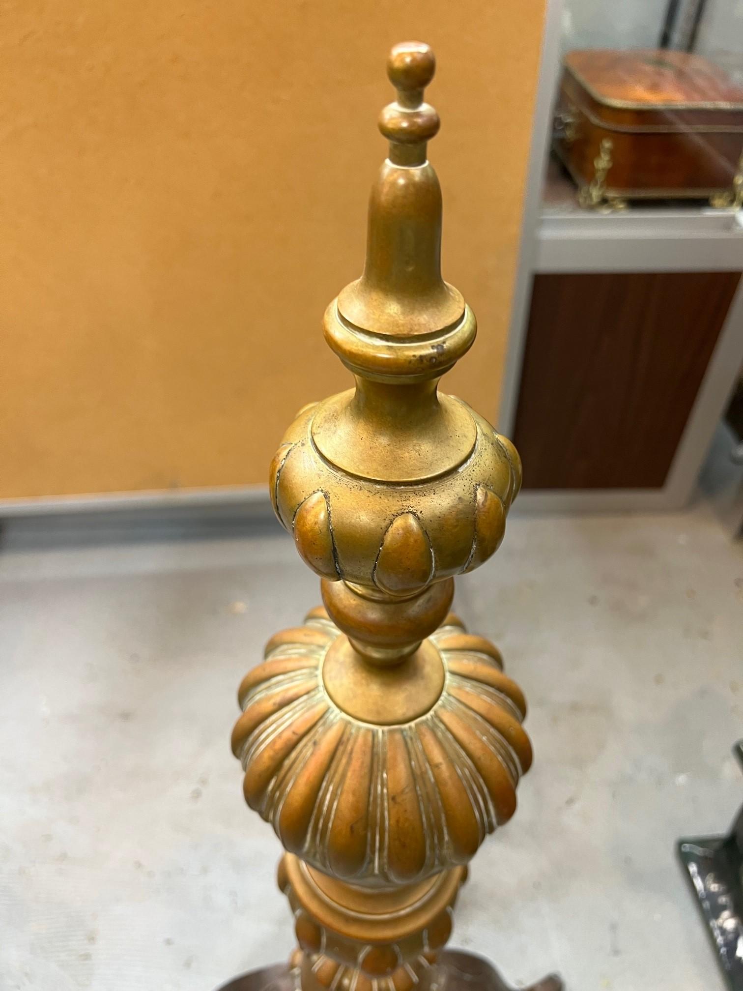 Coppia di grandi androni in ferro e bronzo in stile barocco della fine del XIX secolo in vendita 2