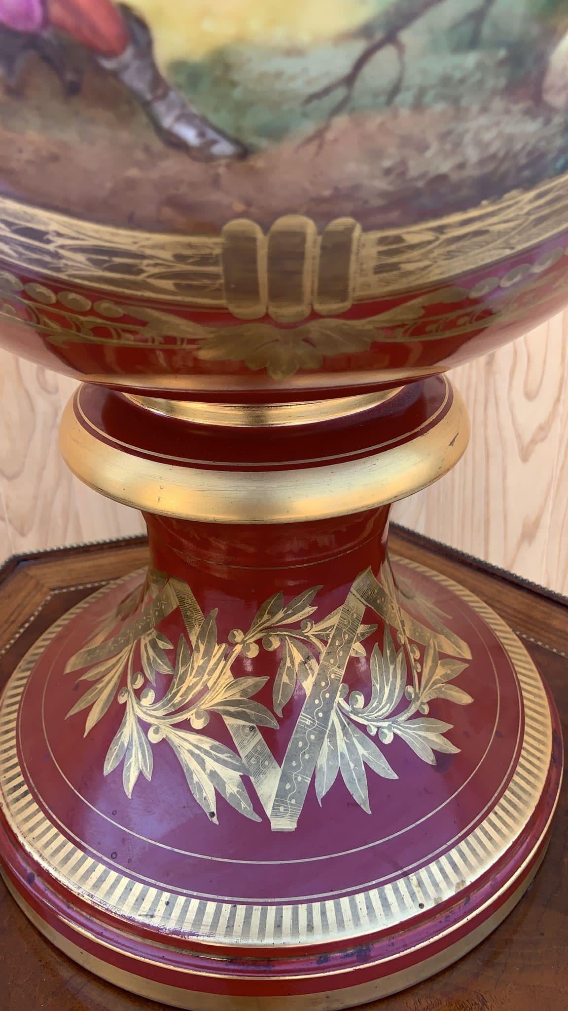 Français Fin du 19e siècle Grand vase trompette en porcelaine rouge peinte de Severs (France) en vente