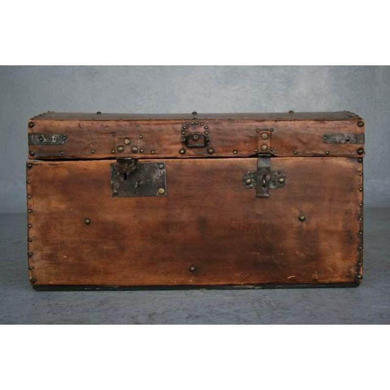 Late 19th Century Leather Chest For Sale 1