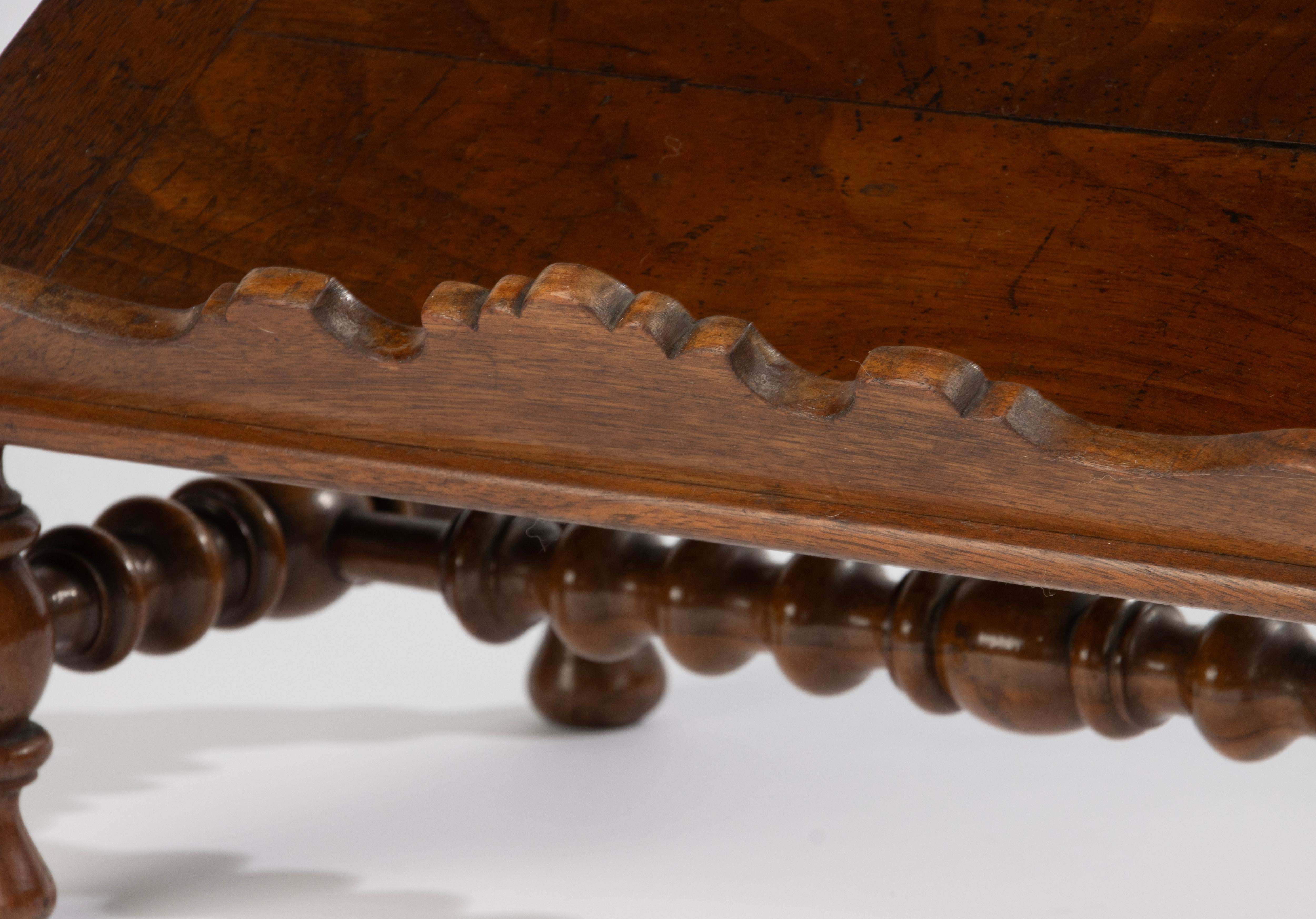 Atril de lectura de finales del siglo XIX - Madera de haya Francés en venta