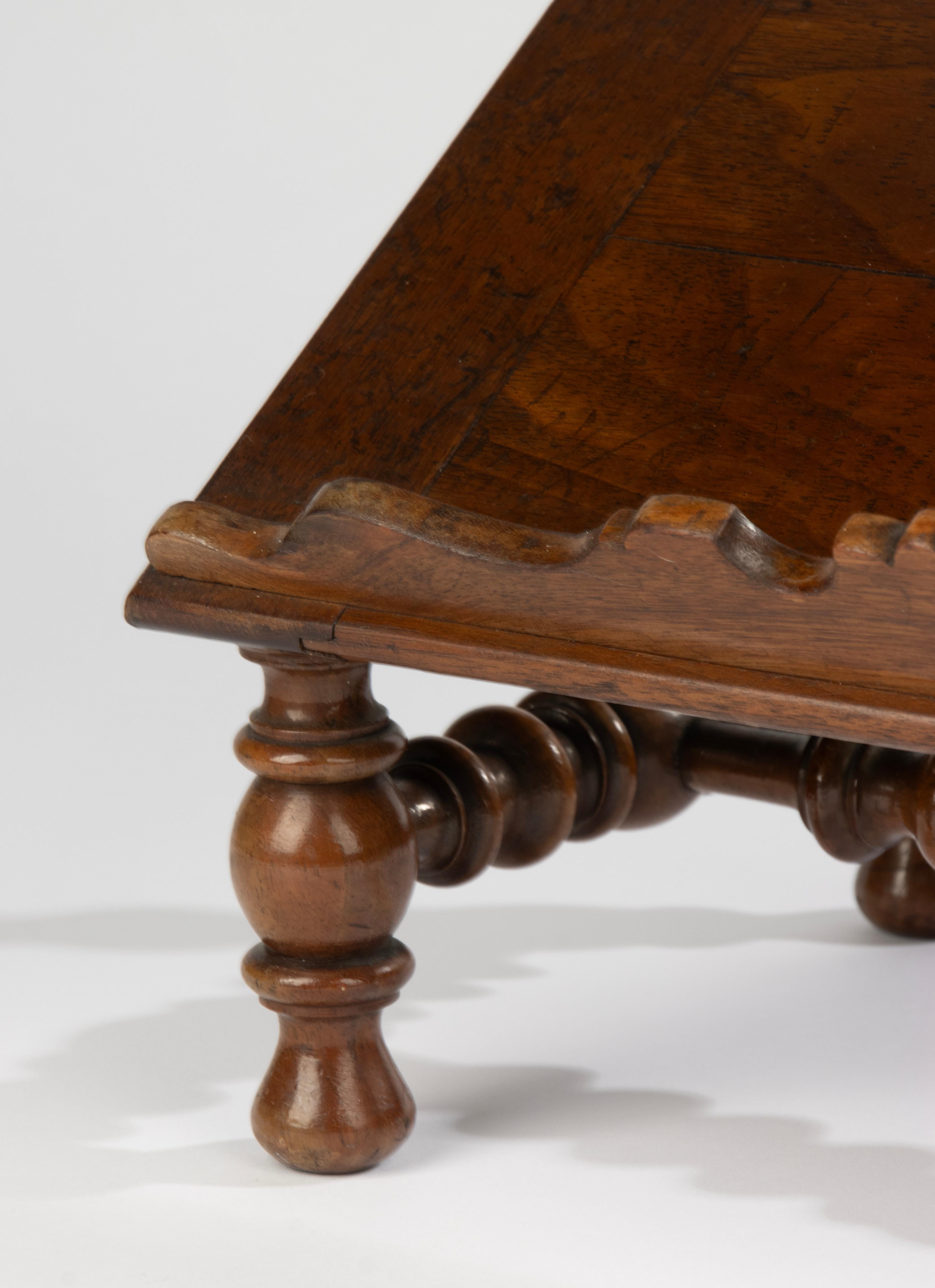 Atril de lectura de finales del siglo XIX - Madera de haya Fines del siglo XIX en venta