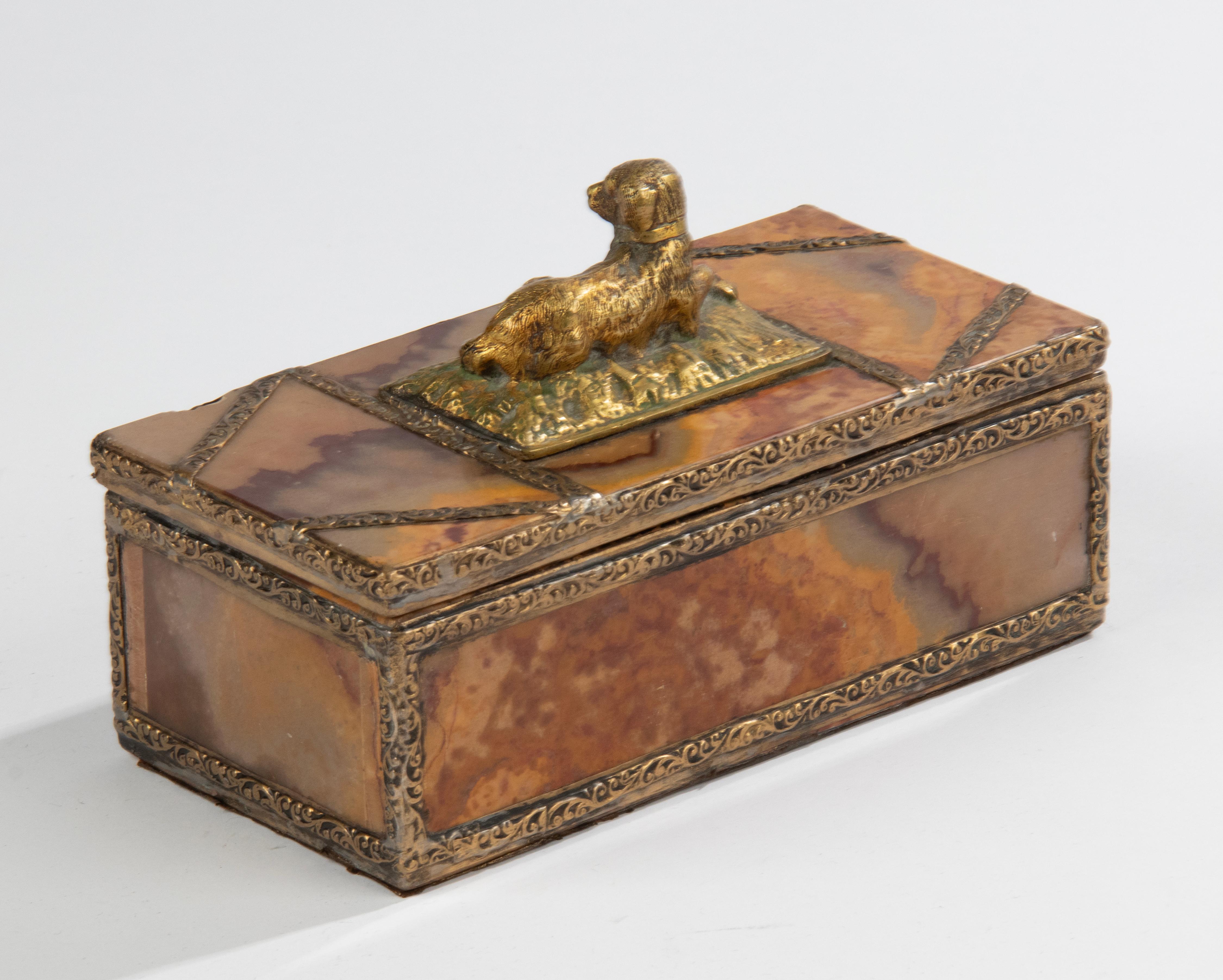 Late 19th Century Lidded Onyx box with Bronze Dog For Sale 10