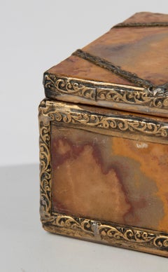 Late 19th Century Lidded Onyx box with Bronze Dog