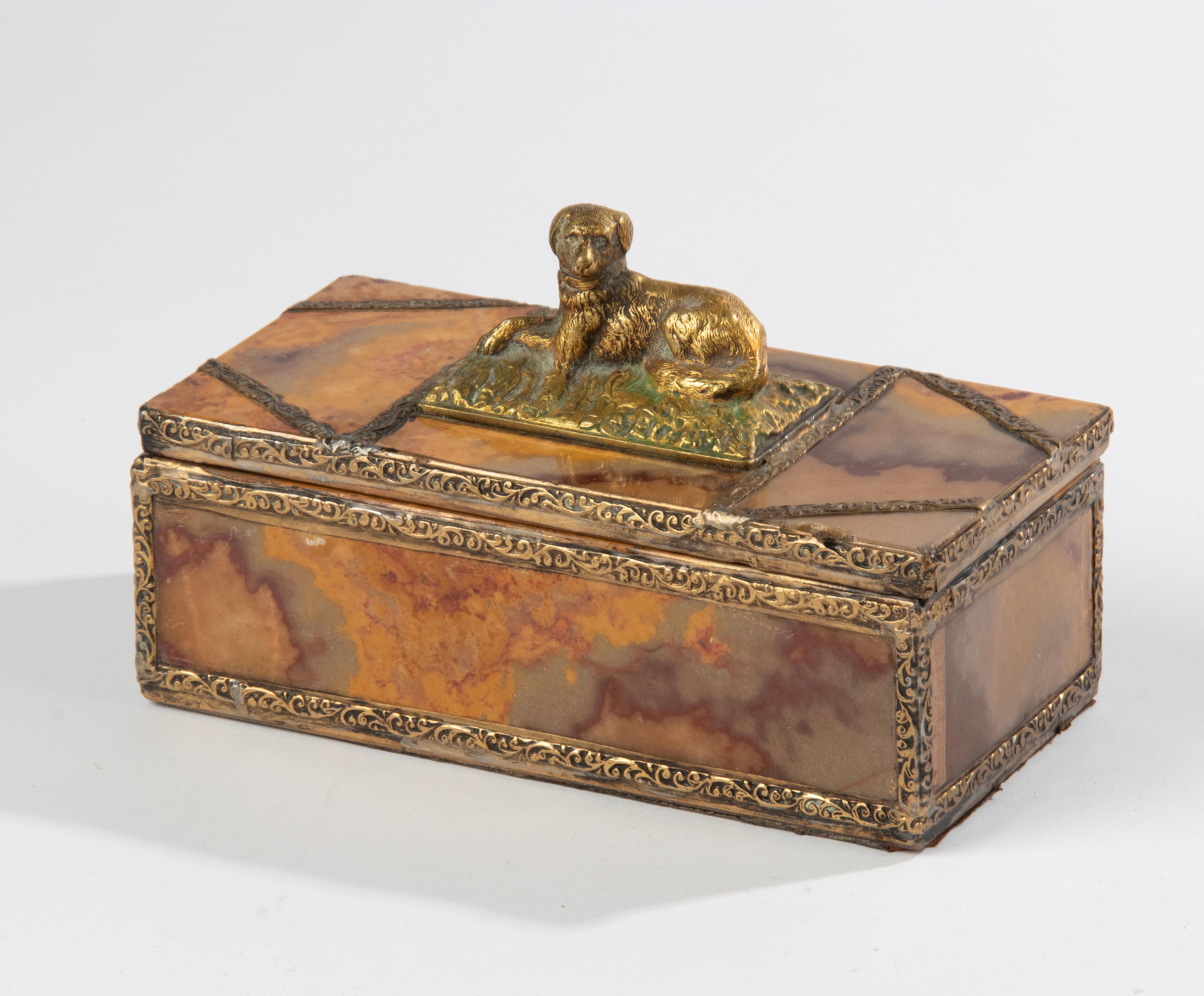 Belle Époque Late 19th Century Lidded Onyx box with Bronze Dog For Sale