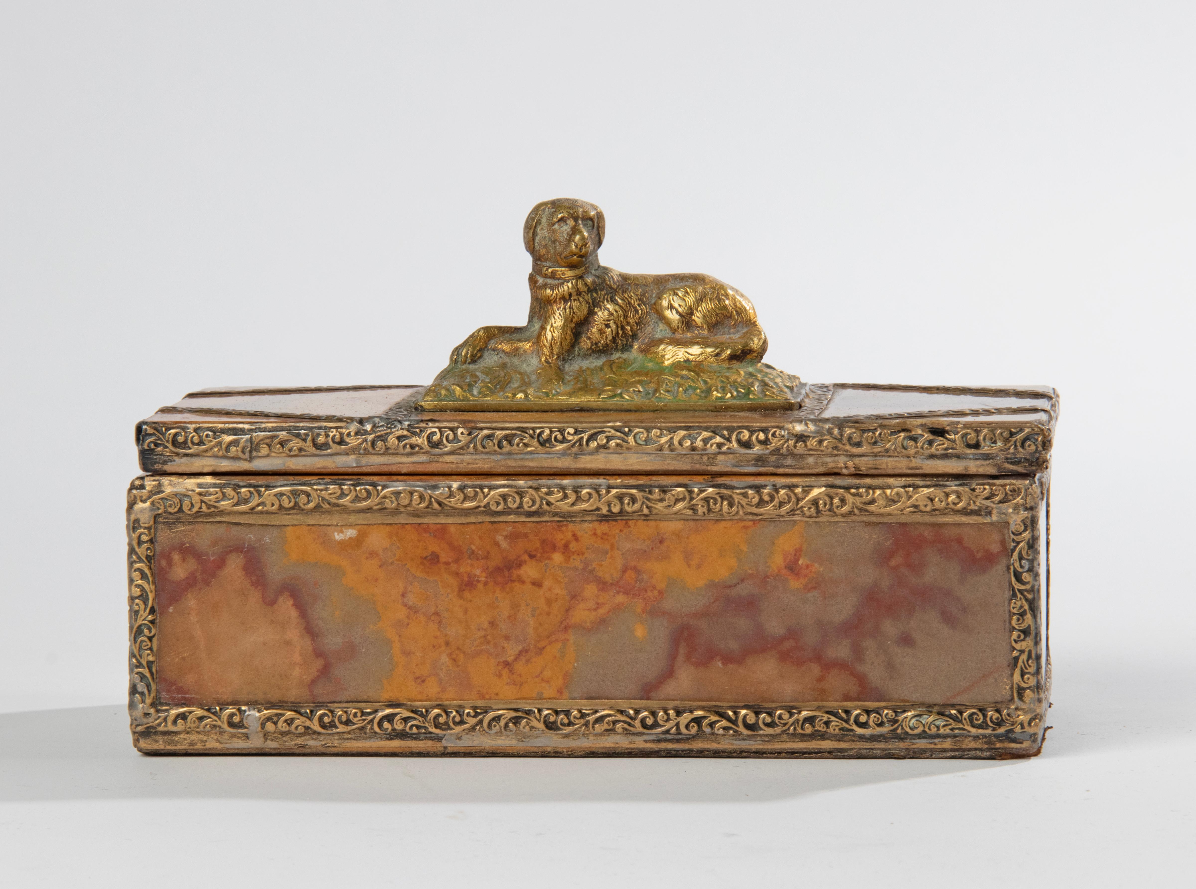 Late 19th Century Lidded Onyx box with Bronze Dog For Sale 2