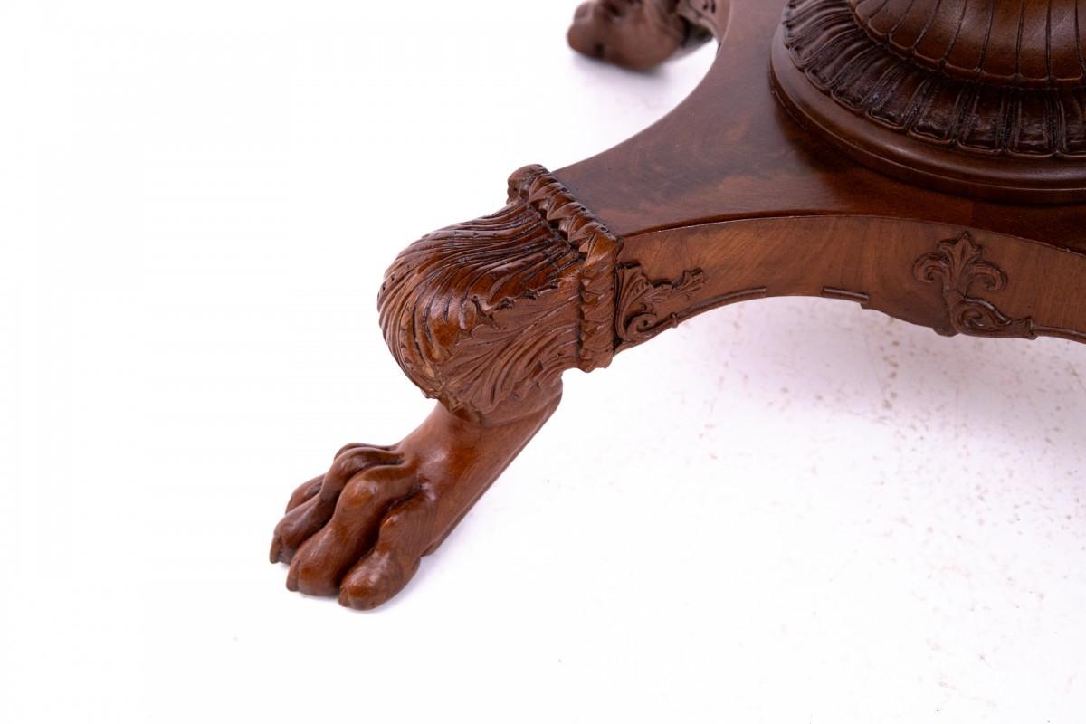Late 19th century lion's paw table with chairs, Northern Europe. 6