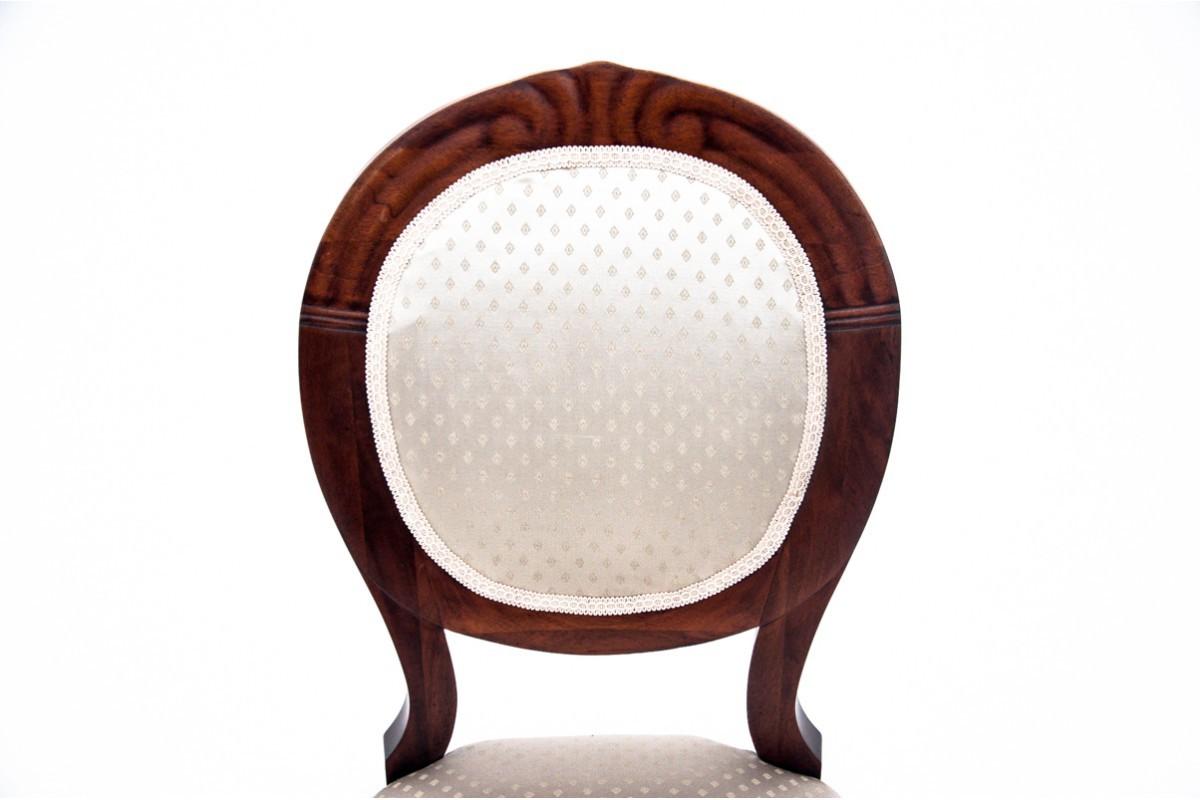 Unknown Late 19th century lion's paw table with chairs, Northern Europe.