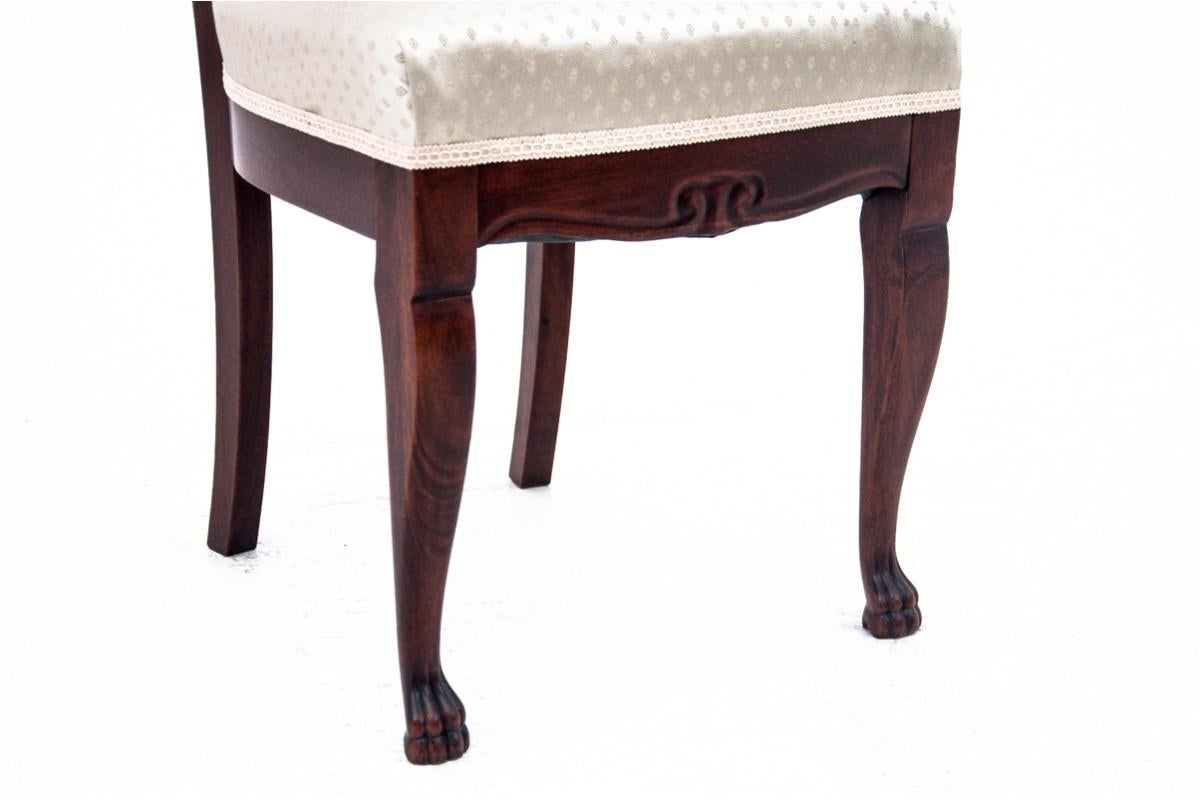 Late 19th century lion's paw table with chairs, Northern Europe. In Good Condition In Chorzów, PL