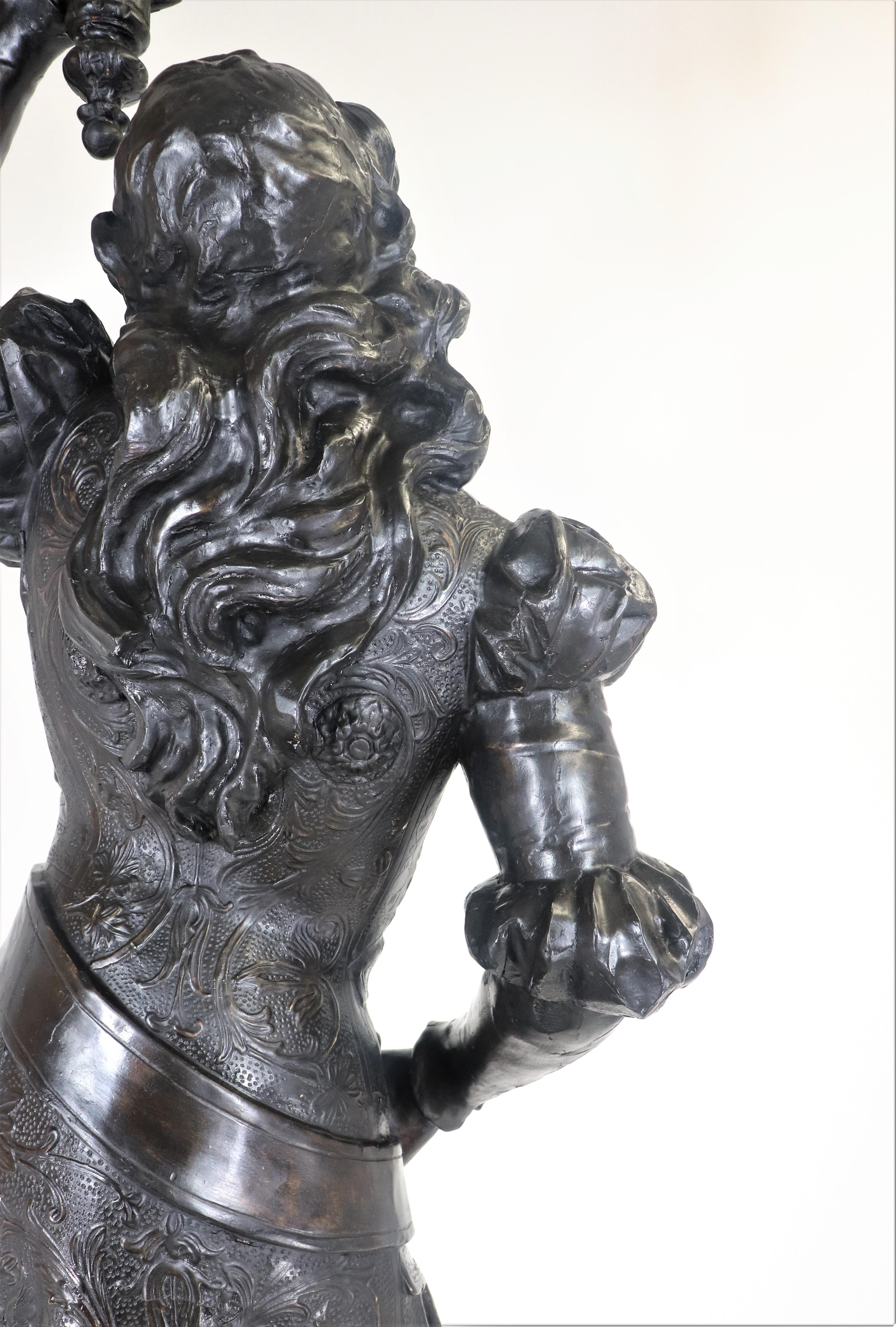 Escultura tallada italiana figurativa renacentista de finales del siglo XIX de tamaño natural en venta 8