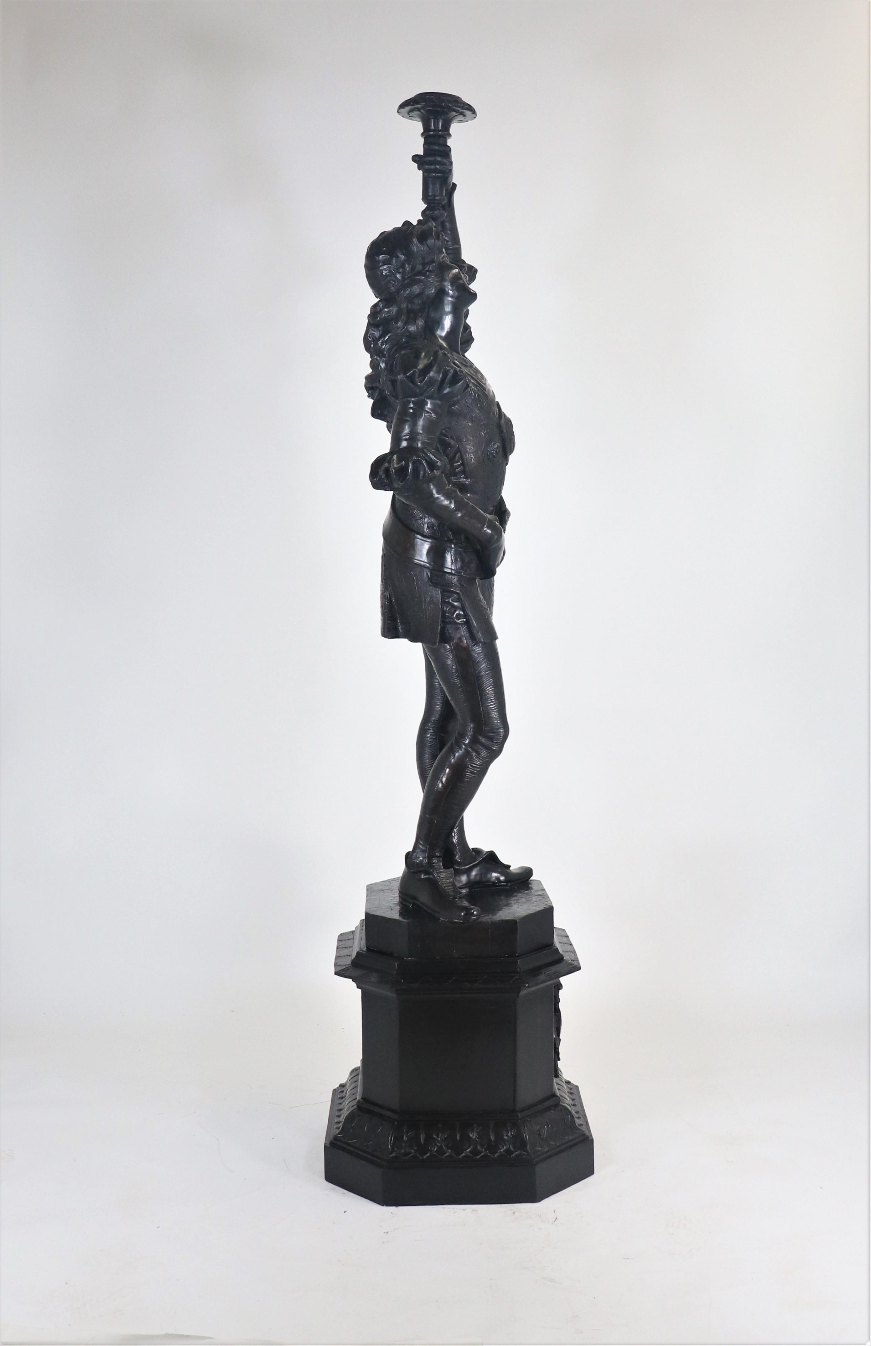 Escultura tallada italiana figurativa renacentista de finales del siglo XIX de tamaño natural en venta 13