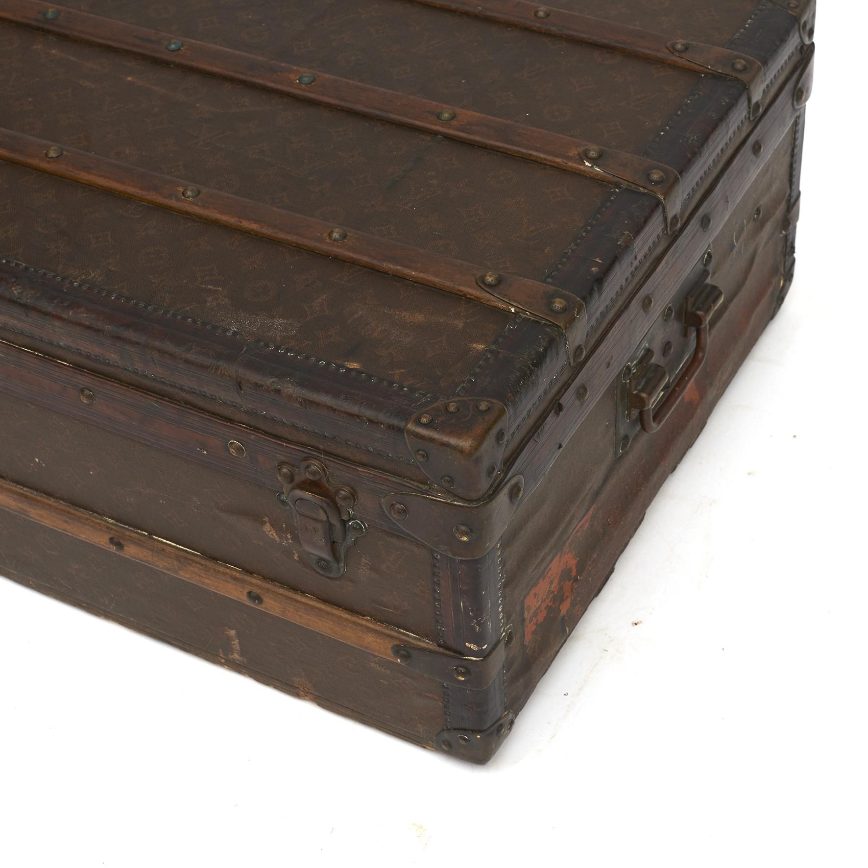 Louis Vuitton suitcase. In original untouched condition with a nice age-related patina.
Provenance: Emil Viktor Langlet, 1824-1898. Spetebyhall.
Emil Langlet was a well-known Swedish architect.
All things considered this trunk was presumably