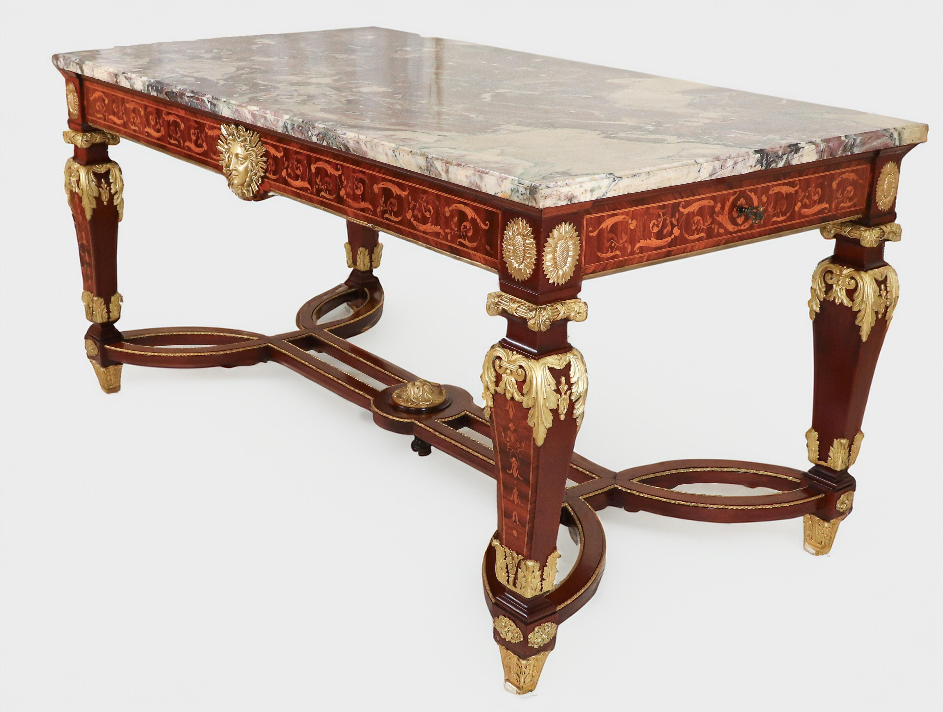 Fait main Table de bibliothèque de la fin du XIXe siècle de style Louis XIV par A Link en vente