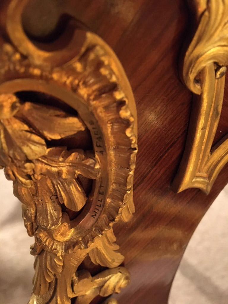 Vergoldeter Bronze-Teetisch im Louis-XV-Stil des späten 19. Jahrhunderts im Angebot 1