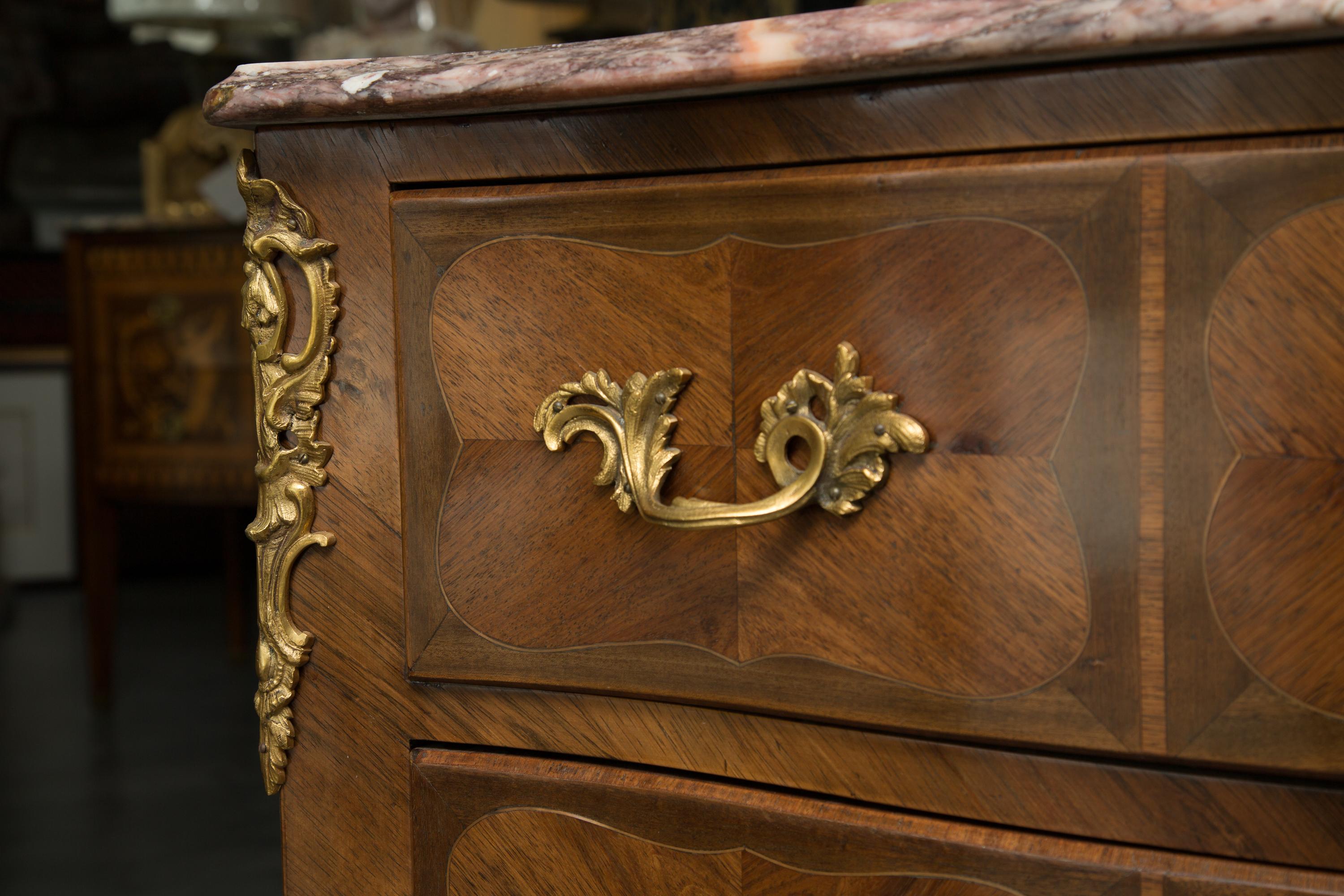 Late 19th Century Louis XV Style Serpentine French Commode In Good Condition In WEST PALM BEACH, FL