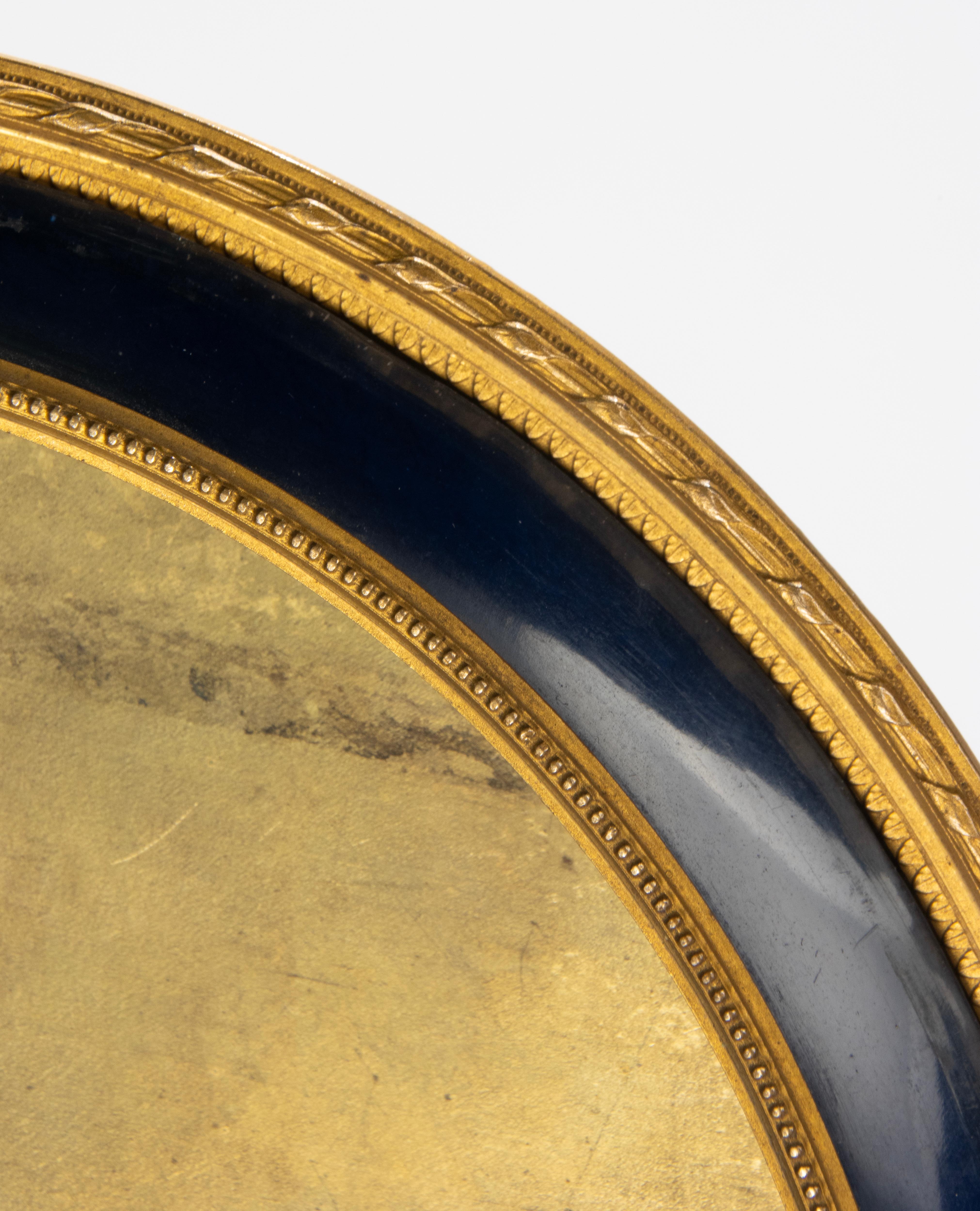 Fin du 19e siècle Cadre rond Louis XVI en bronze doré en vente 8