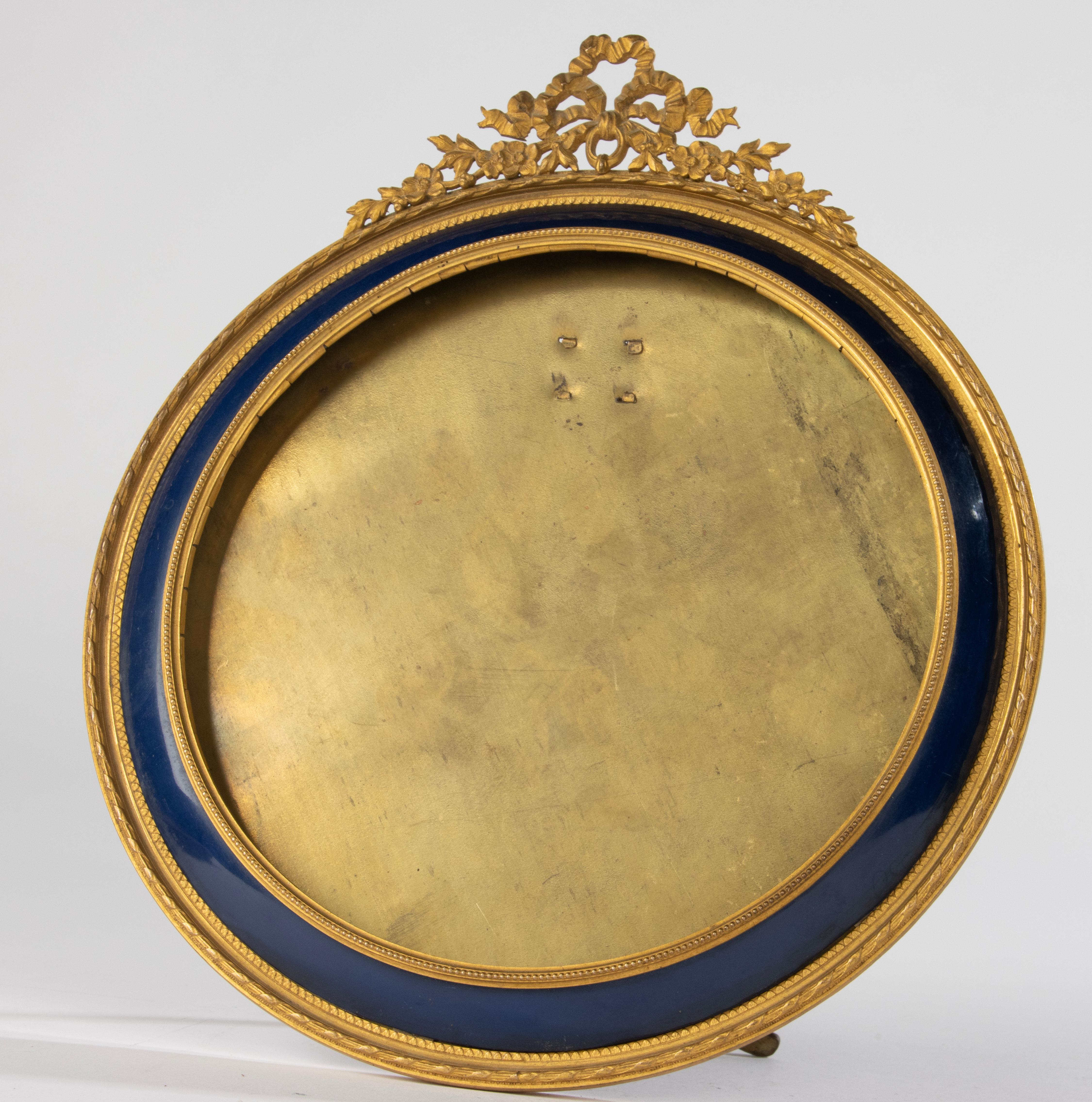 Laiton Fin du 19e siècle Cadre rond Louis XVI en bronze doré en vente