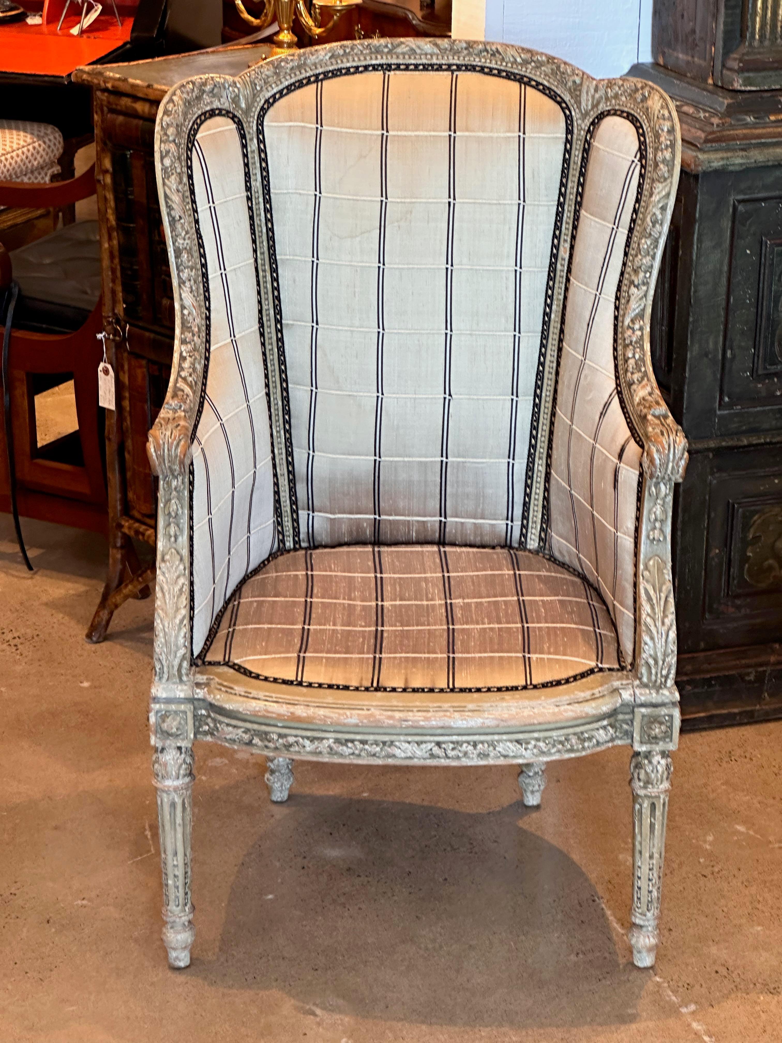 Late 19th Century Louis XVI Painted Bergere In Good Condition For Sale In Charlottesville, VA