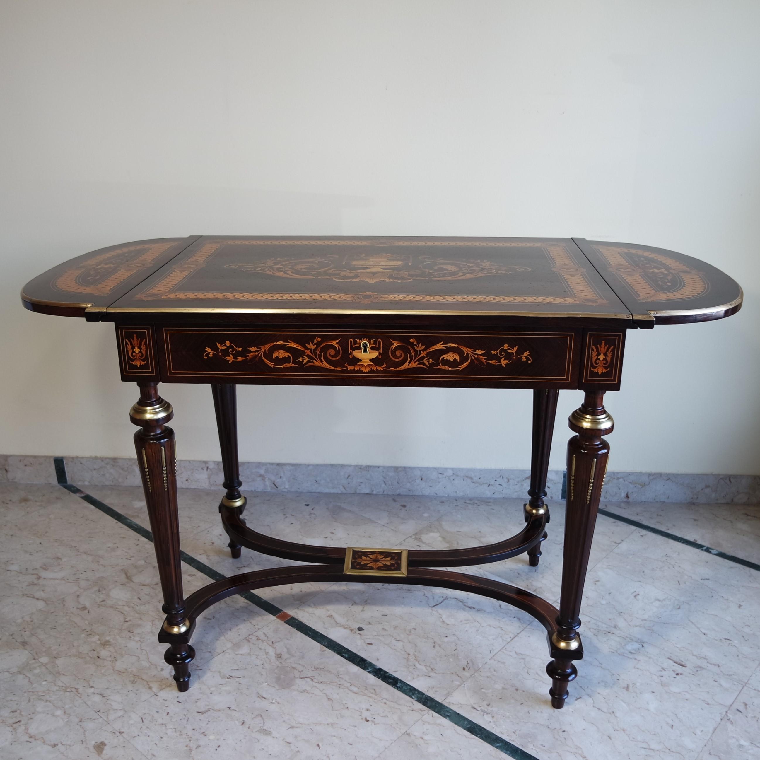 Late 19th Century Louis XVI Rosewood French Table (Intarsie) im Angebot