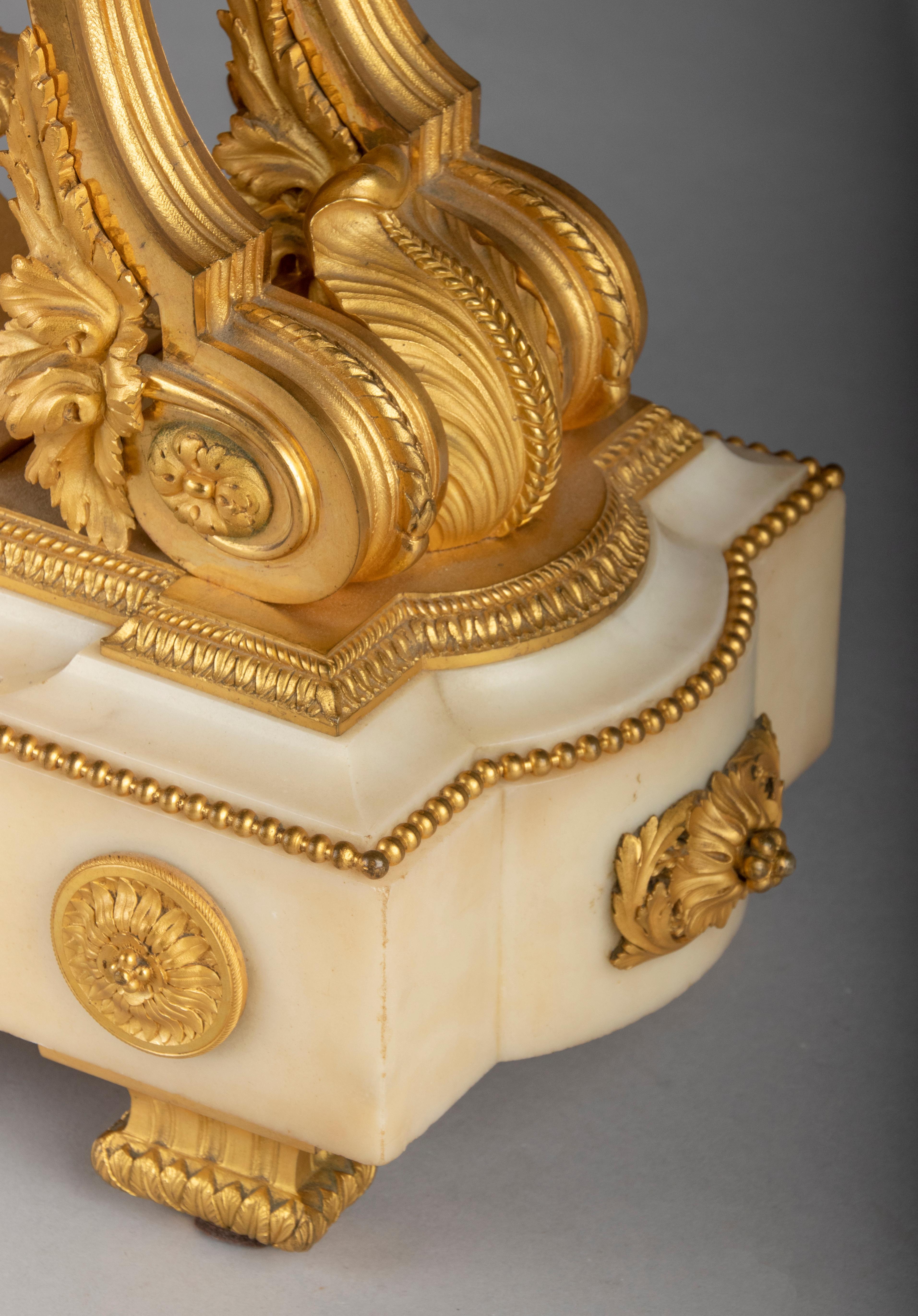 Kaminuhr aus Bronze und Goldbronze im Louis-XVI.-Stil des späten 19. Jahrhunderts von Charpentier im Angebot 10