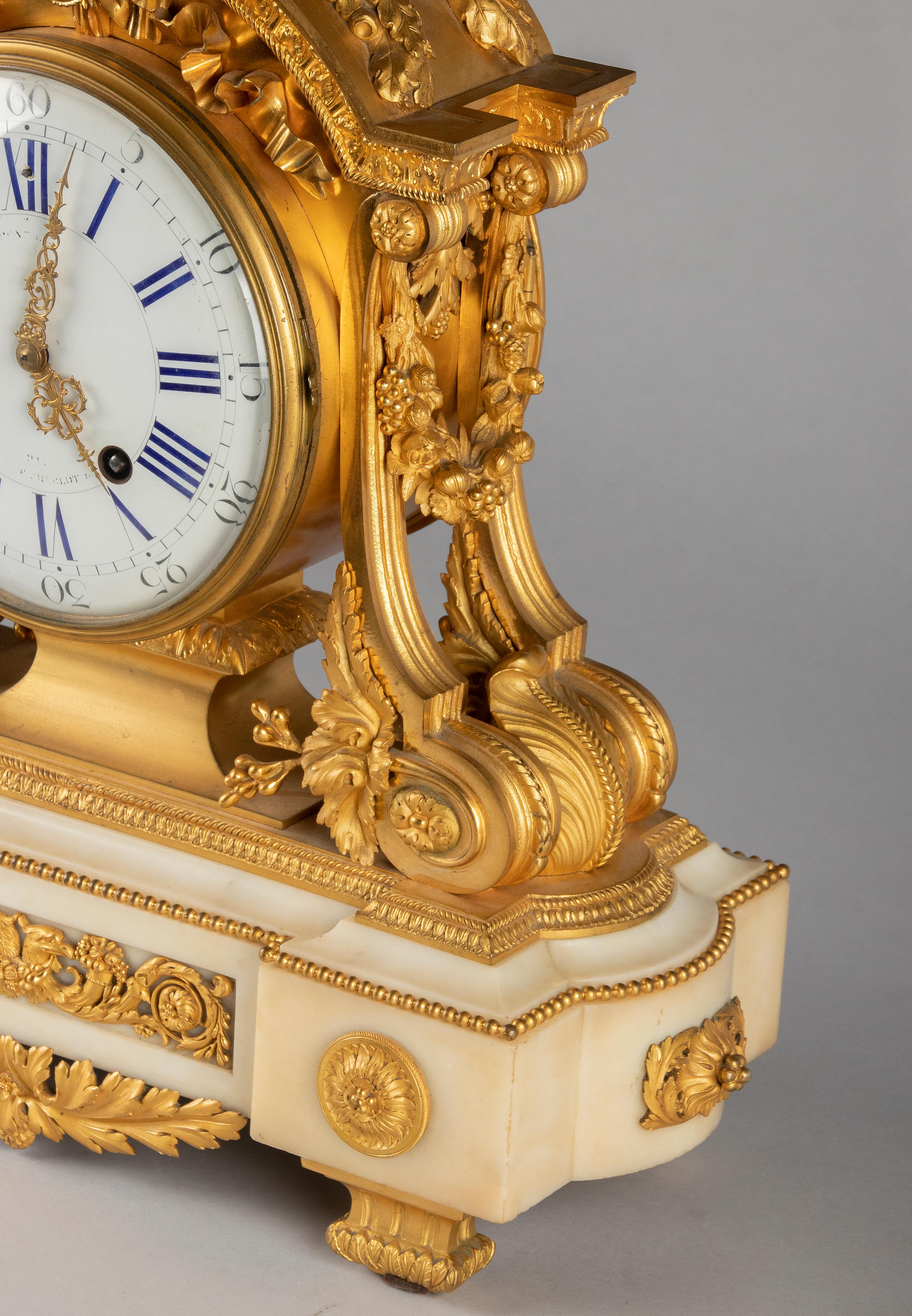 Kaminuhr aus Bronze und Goldbronze im Louis-XVI.-Stil des späten 19. Jahrhunderts von Charpentier im Angebot 11