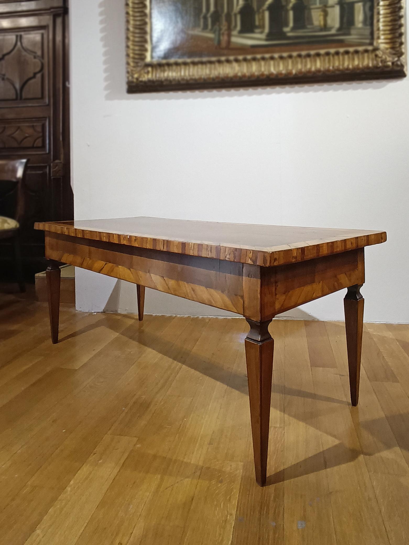 Louis XVI TABLE À CAFÉ DE LA FIN DU 19e SIÈCLE LOUIS XVI en vente