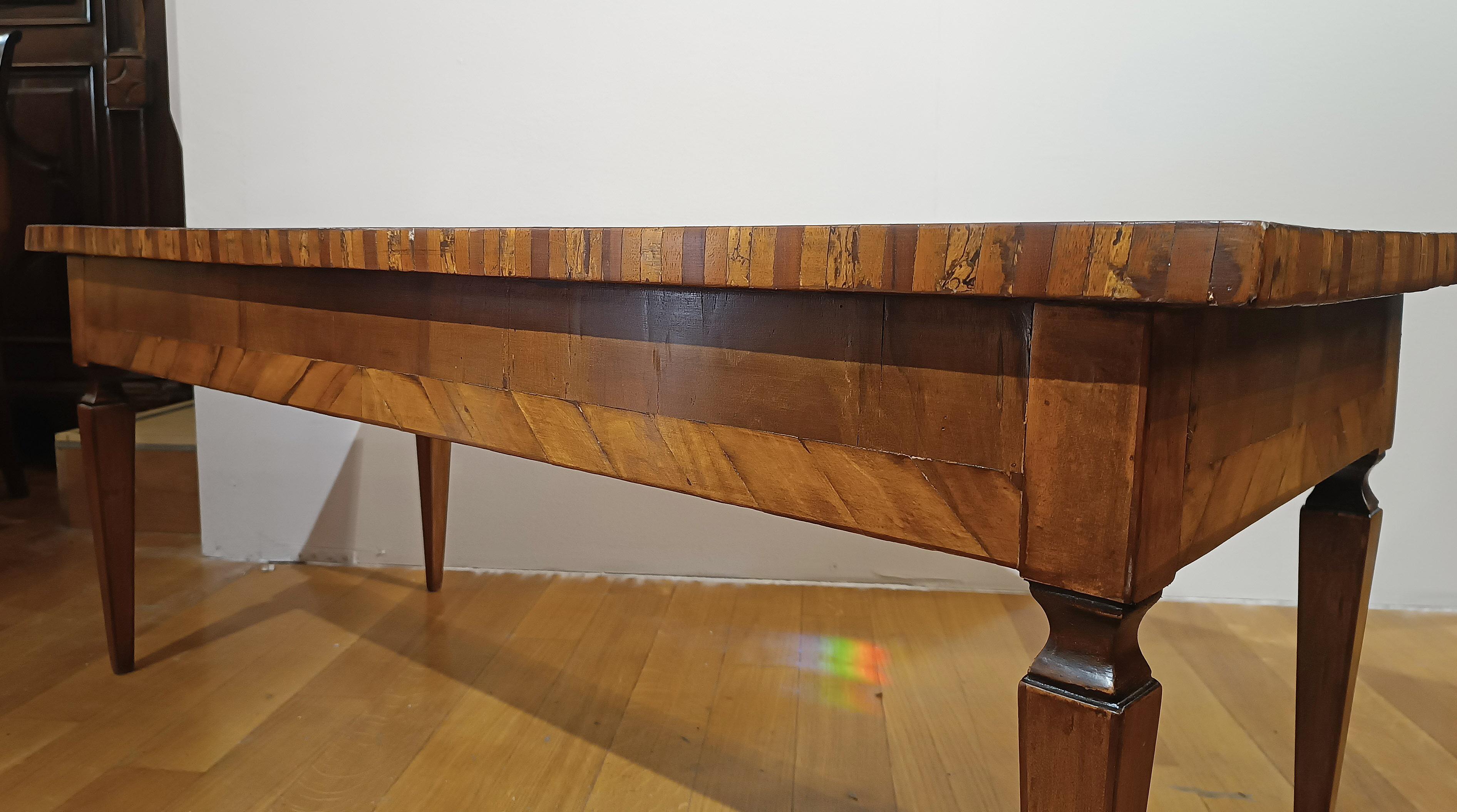 TABLE À CAFÉ DE LA FIN DU 19e SIÈCLE LOUIS XVI en vente 1