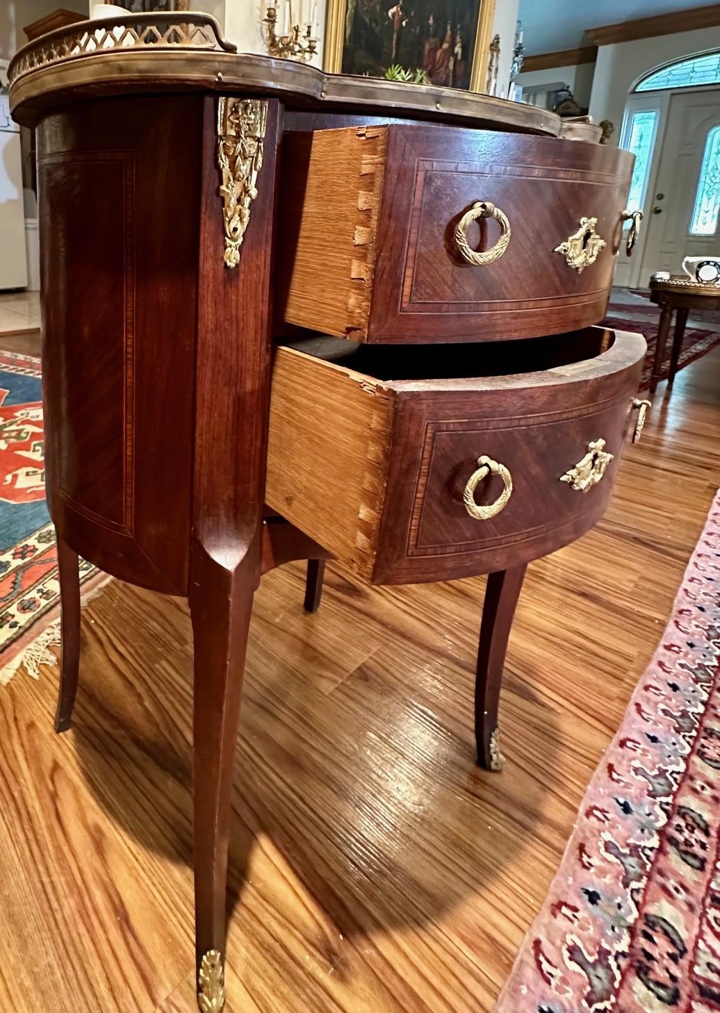 Late 19th Century Louis XVI Style Fruitwood Marquetry 2-Drawer Commode For Sale 7