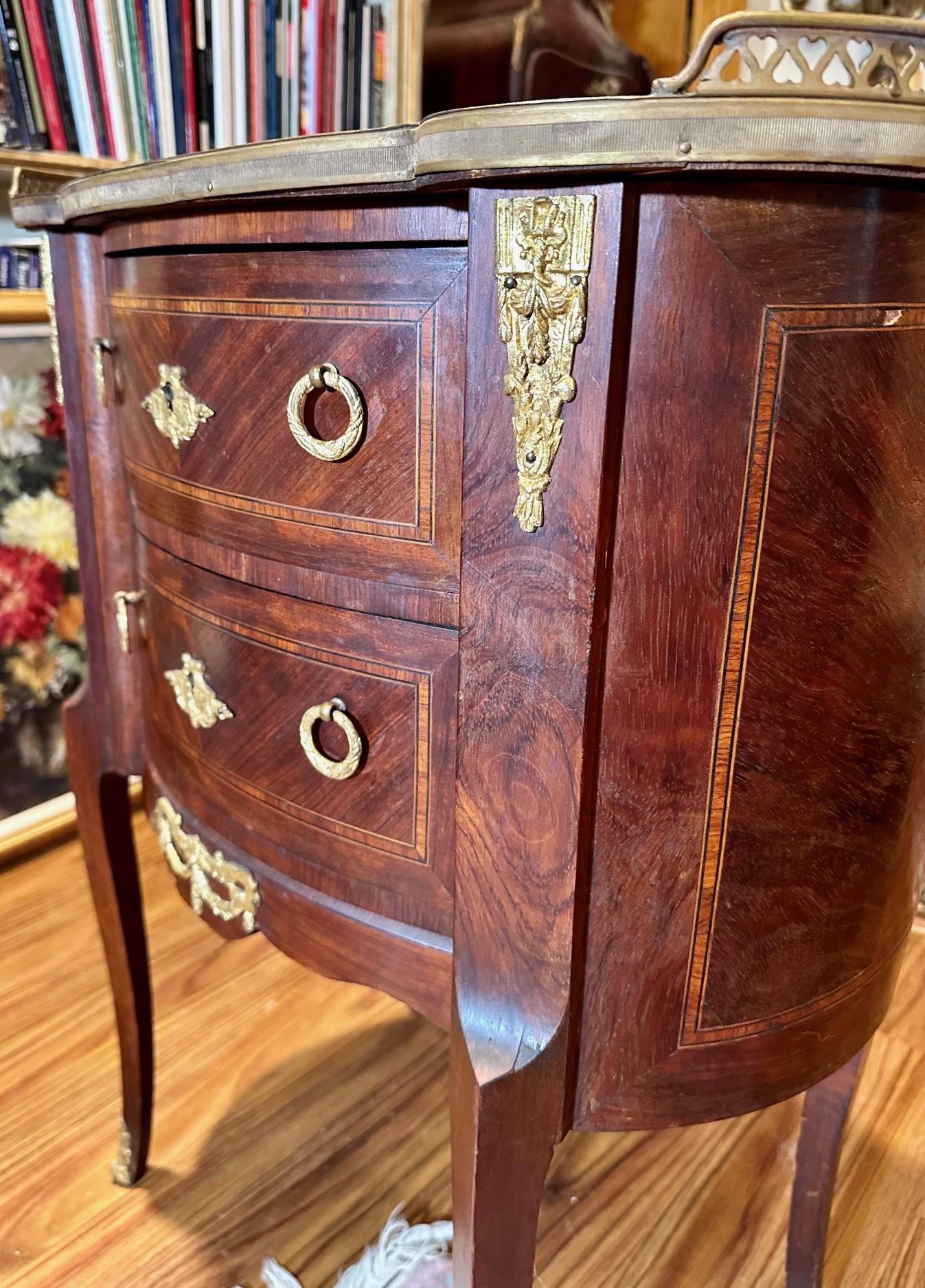 Late 19th Century Louis XVI Style Fruitwood Marquetry 2-Drawer Commode In Good Condition For Sale In Vero Beach, FL