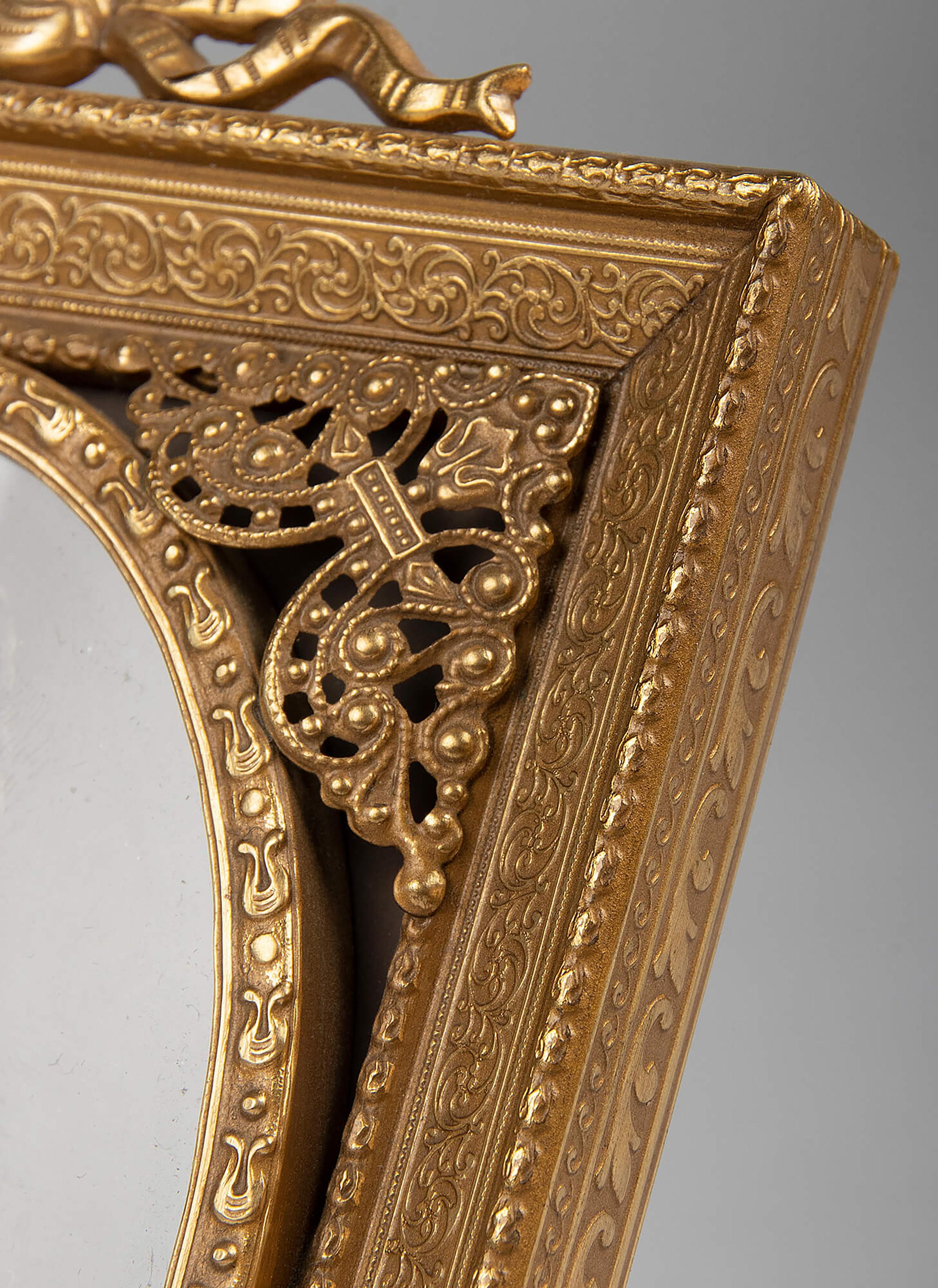 Late 19th Century Louis XVI Style Gilt Copper Picture Frame For Sale 11