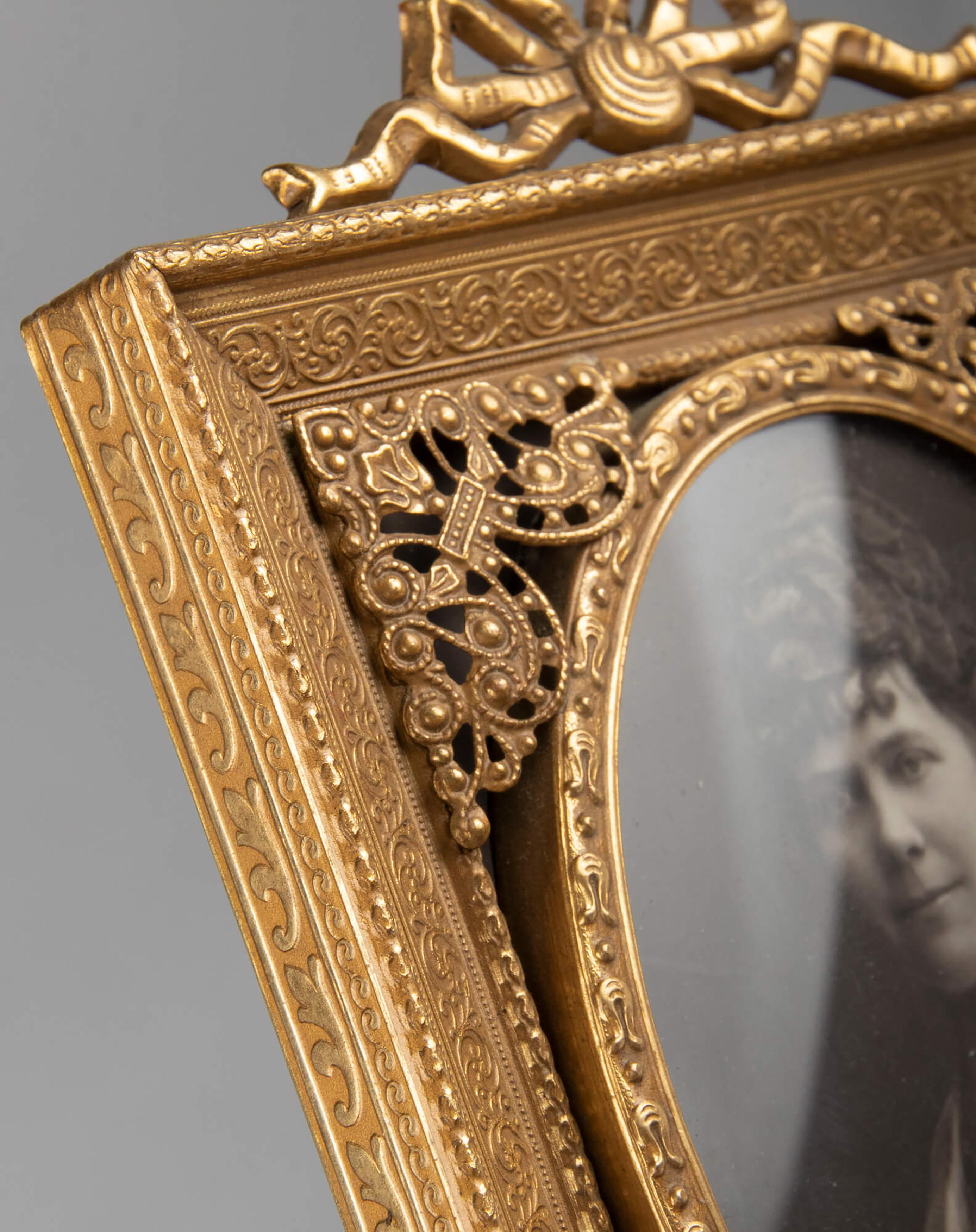 French Late 19th Century Louis XVI Style Gilt Copper Picture Frame For Sale