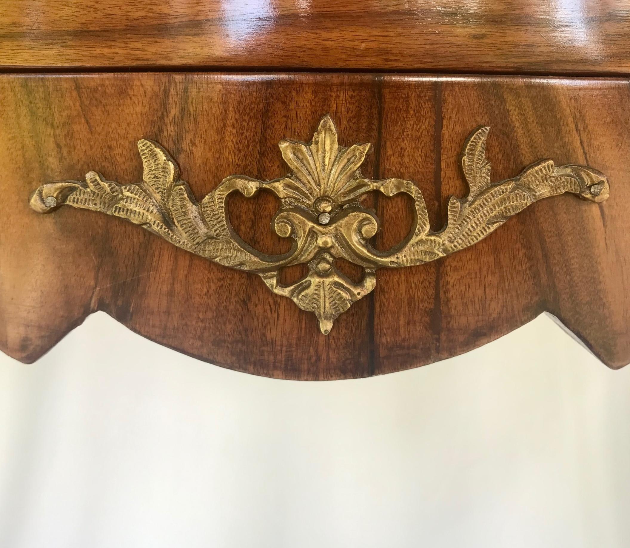 Late 19th Century Louis XVI Style Kingwood Marquetry 2-Drawer Commode 9